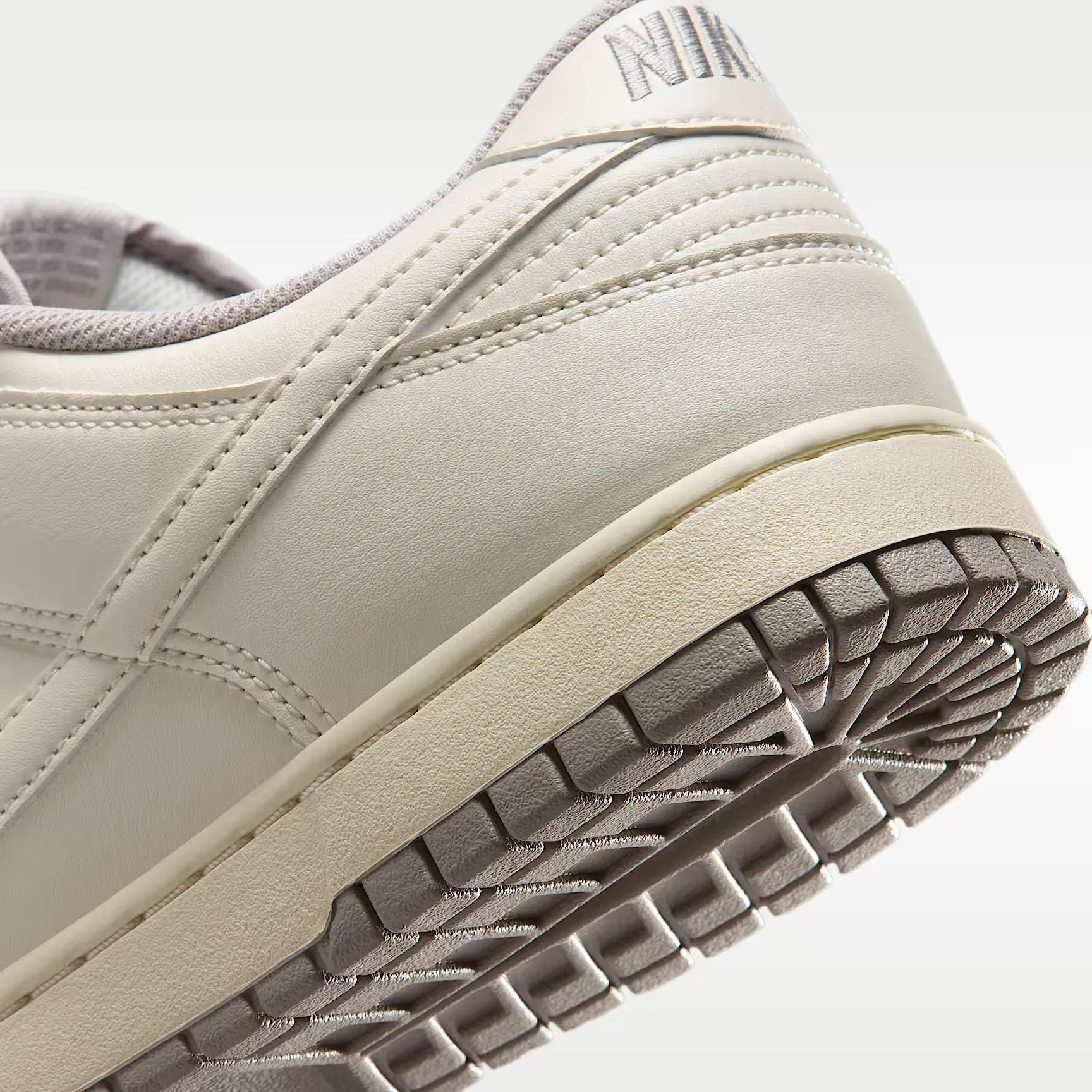 000000_Nike-Dunk-Low_Soft-Pearl-College-Grey_HF5441-010_img7