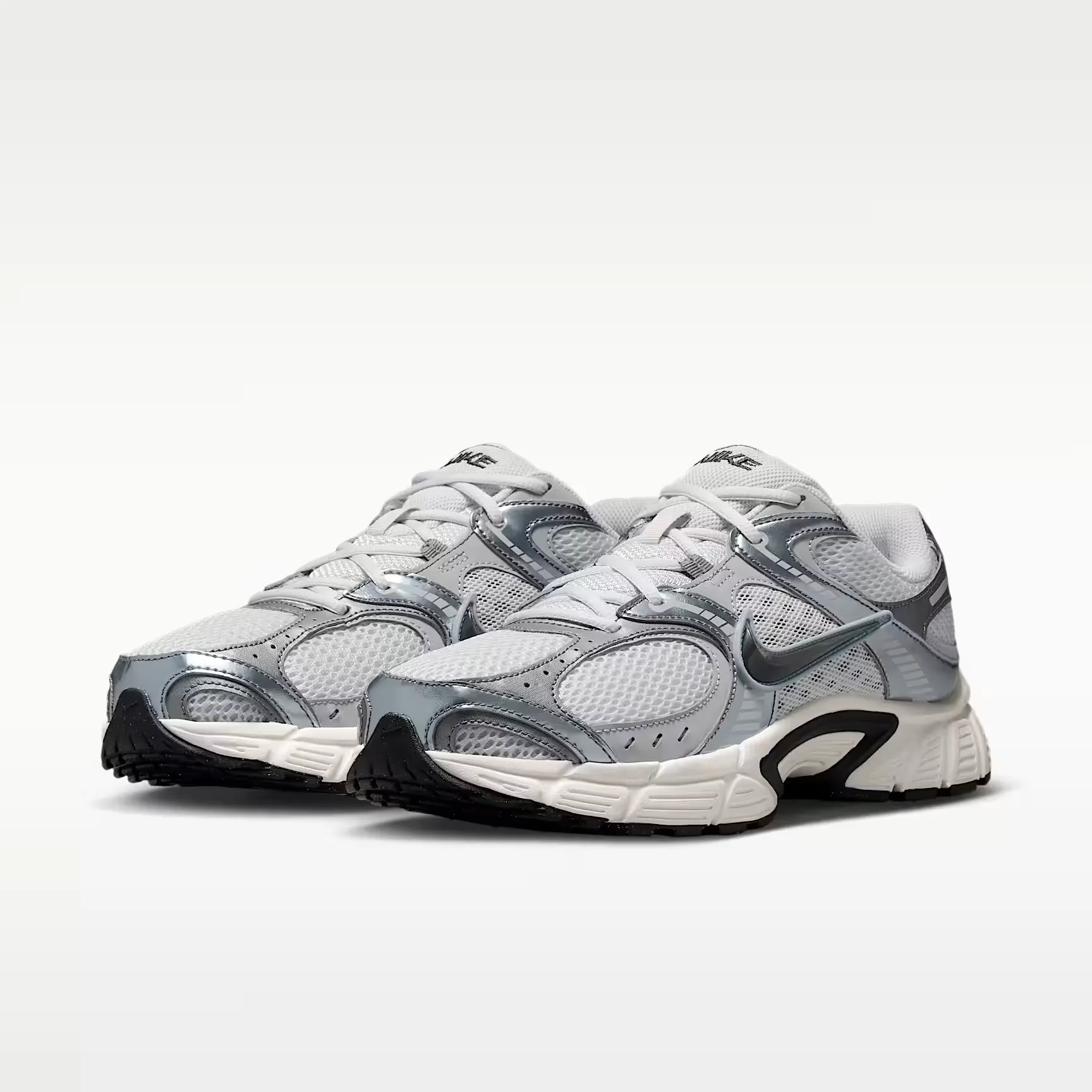 000000_Nike-V5-RNR_Photon-Dust-Smoke-Grey_HJ5228-014_img4