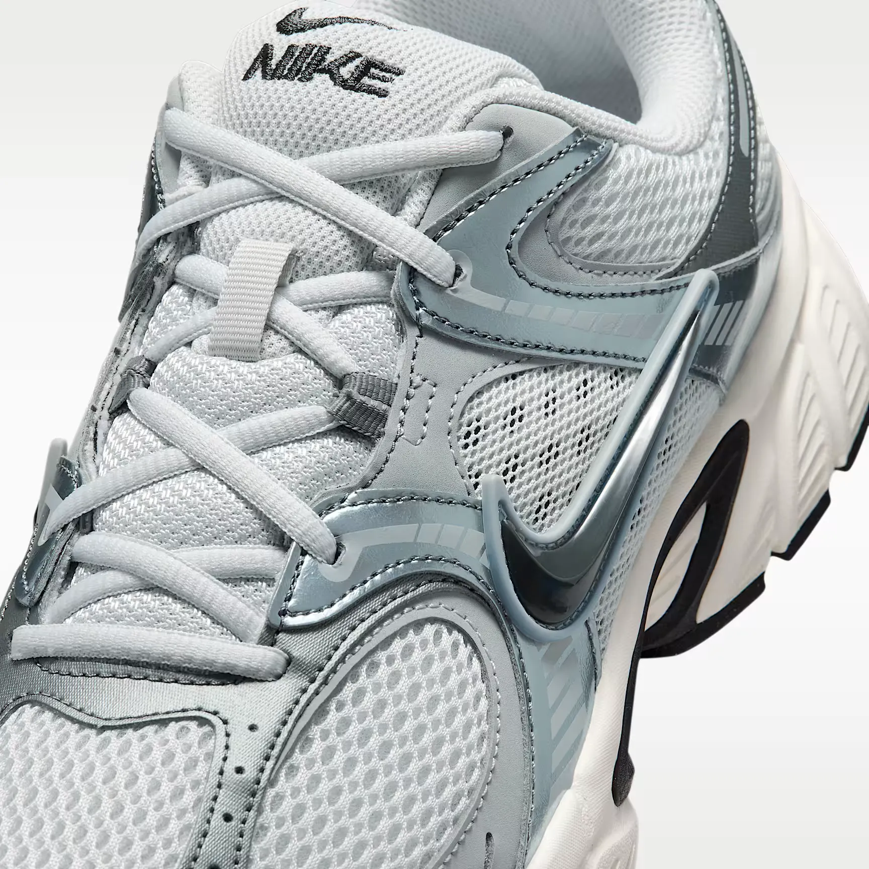 000000_Nike-V5-RNR_Photon-Dust-Smoke-Grey_HJ5228-014_img6