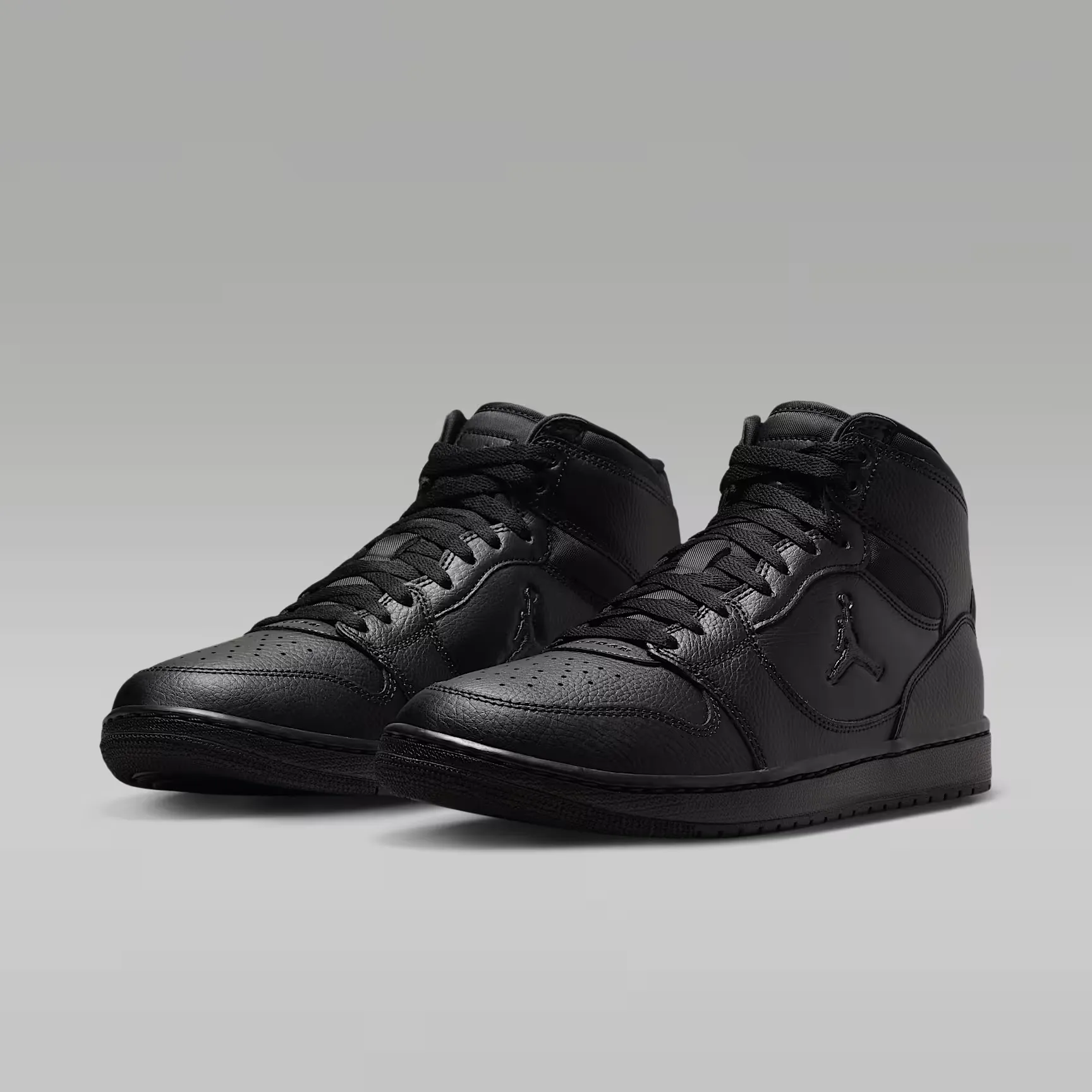 000000_Jordan-Court-Connect-Mid_Black-Dark-Smoke-Grey_IQ5685-002_img4