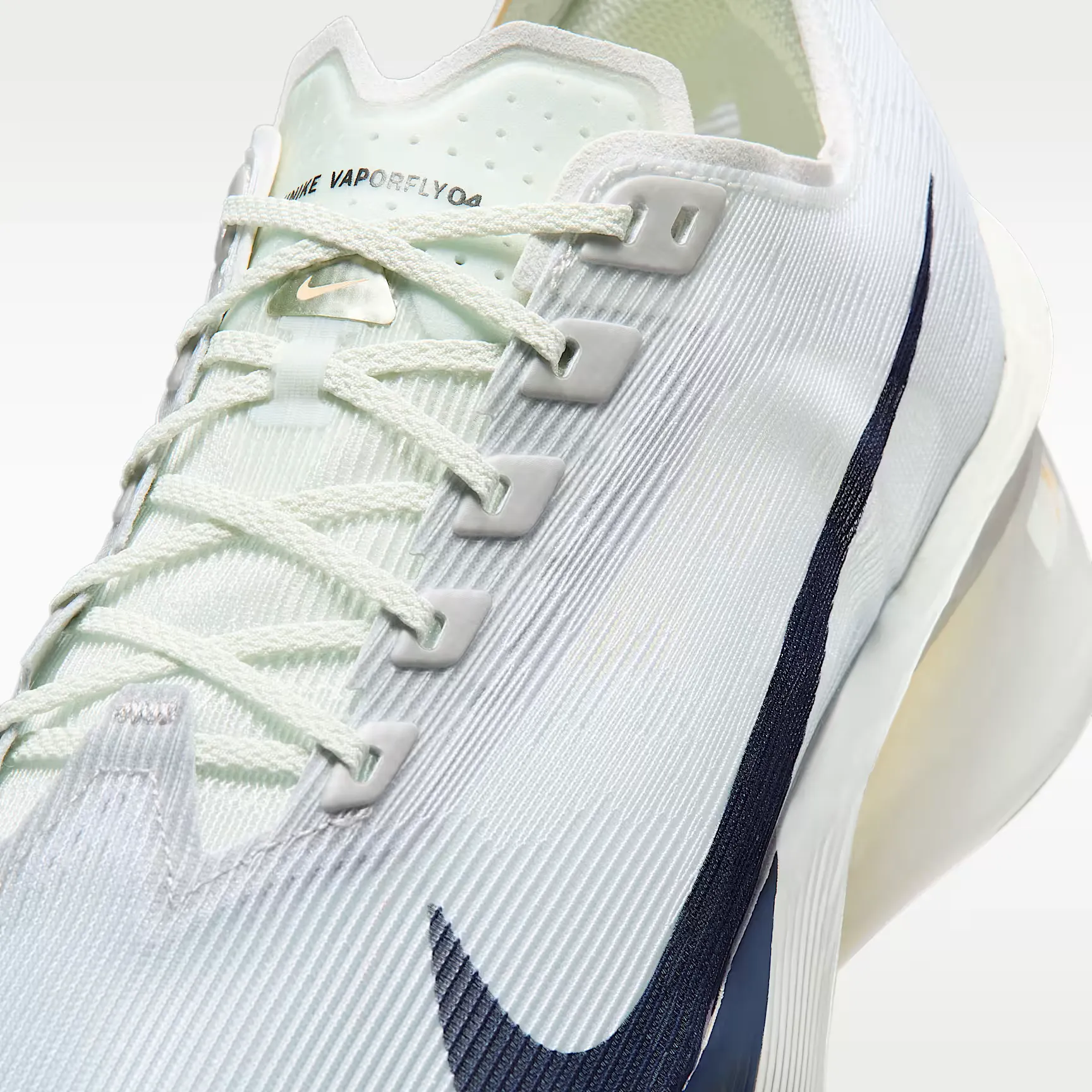 000000_Nike-Vaporfly-4_Spruce-Aura_IM8203-001_img6