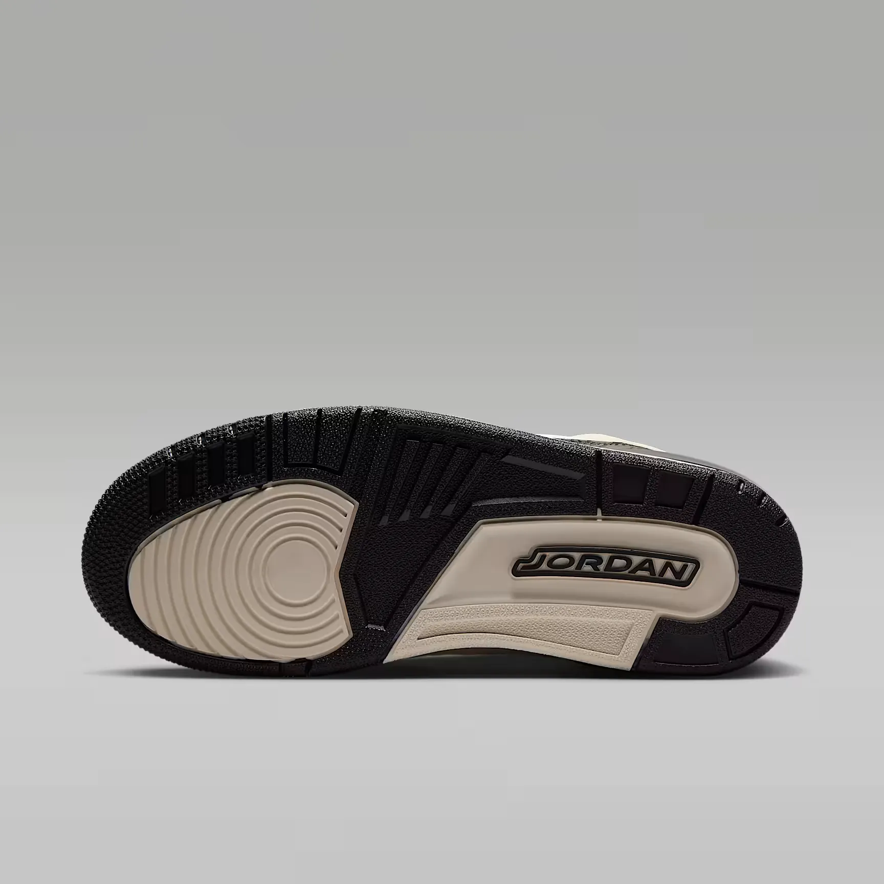 000000_Jordan-Spizike-Low-WMNS_Chalk-Off-Noir_IR1836-102_img1