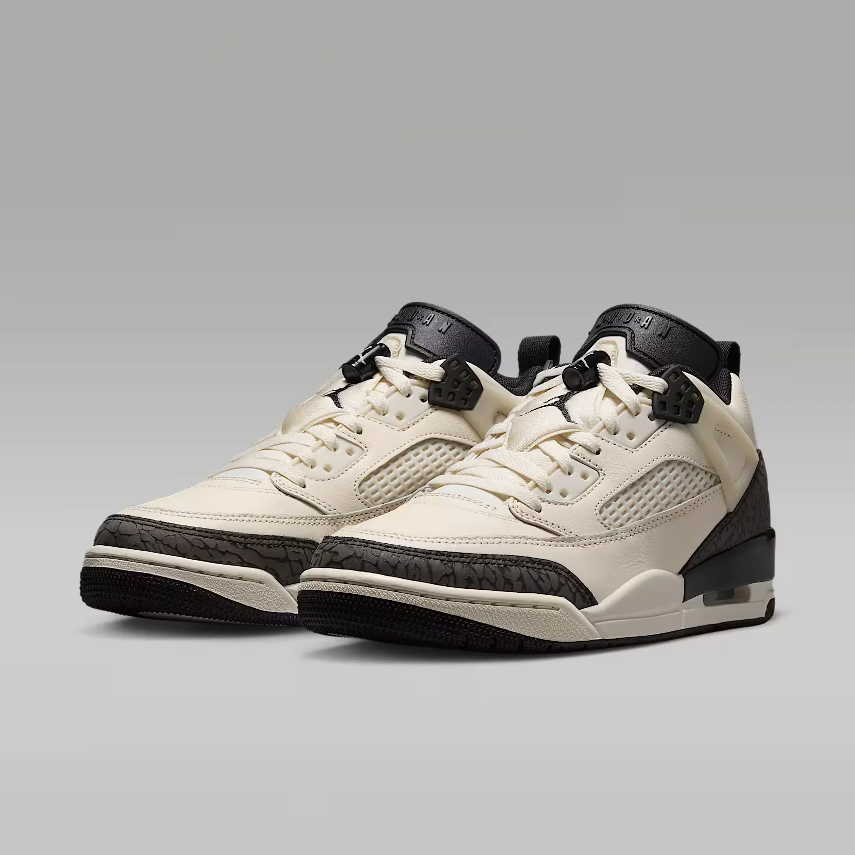 000000_Jordan-Spizike-Low-WMNS_Chalk-Off-Noir_IR1836-102_img4