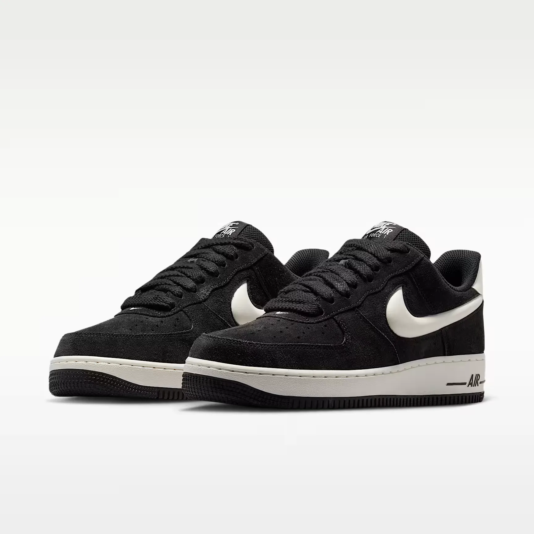 000000_Nike-Air-Force-1-'07-LV8_Black-Sail_IU7592-001_img4