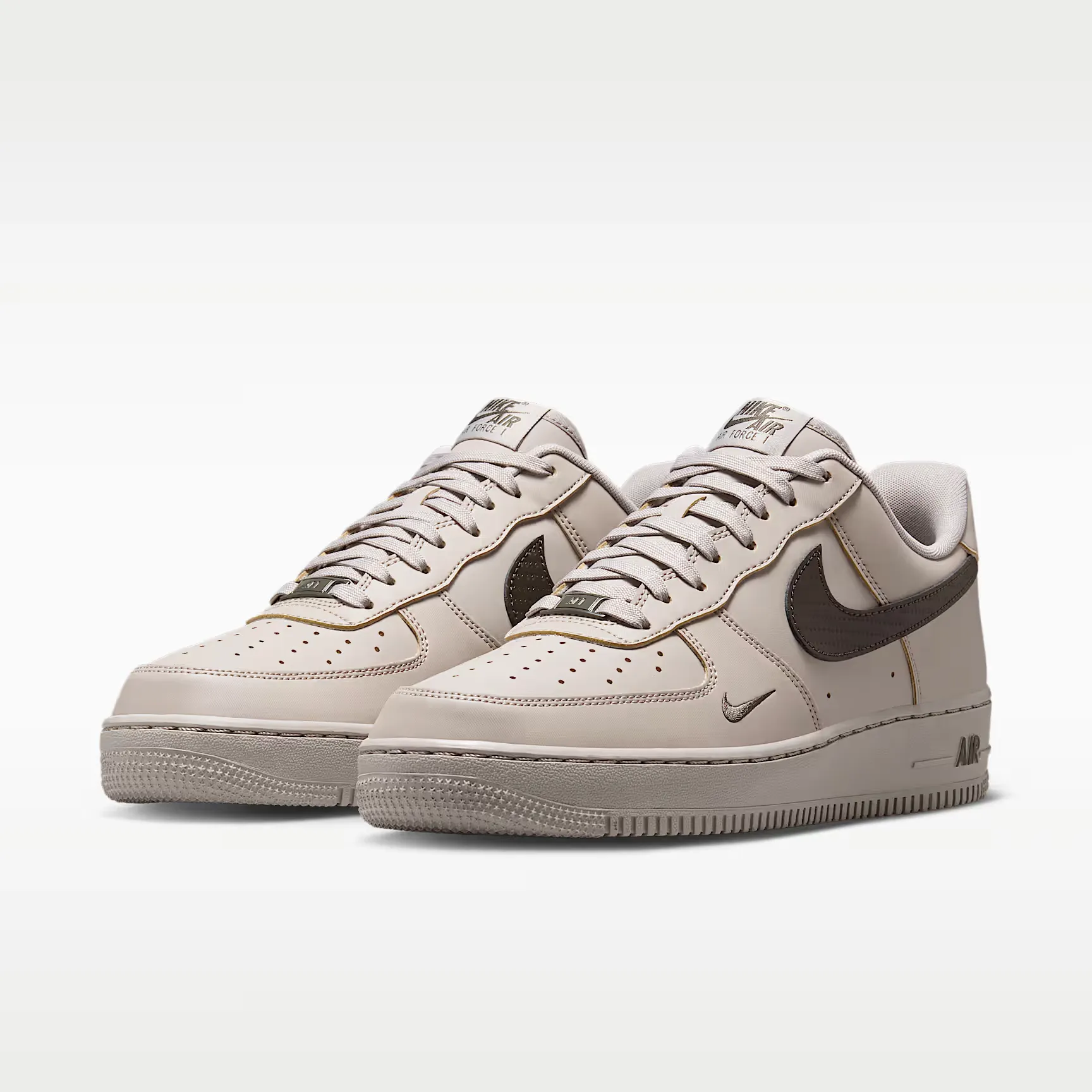 000000_Nike-Air-Force-1-'07_College-Grey-Newsprint_IV5732-002_img4
