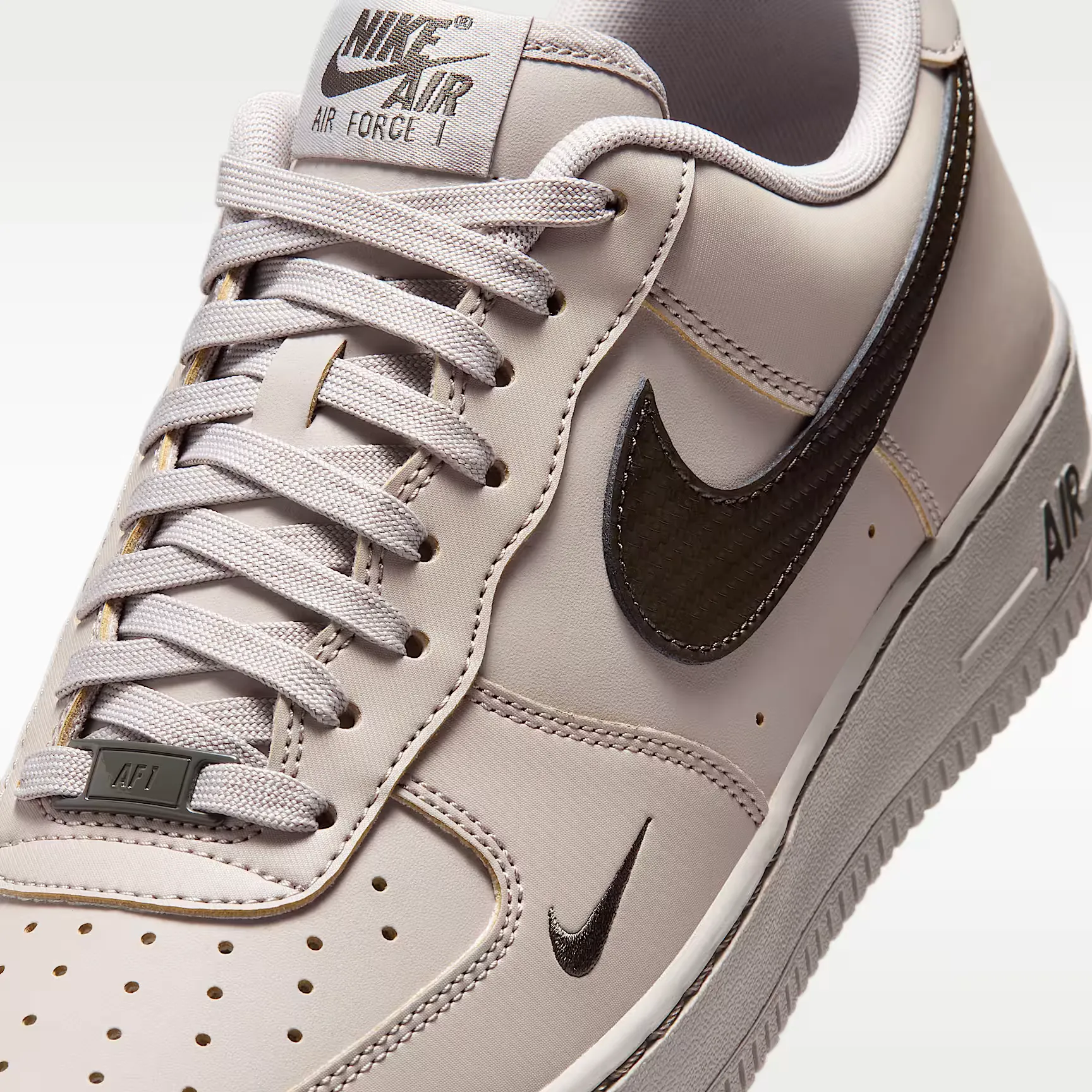 000000_Nike-Air-Force-1-'07_College-Grey-Newsprint_IV5732-002_img6