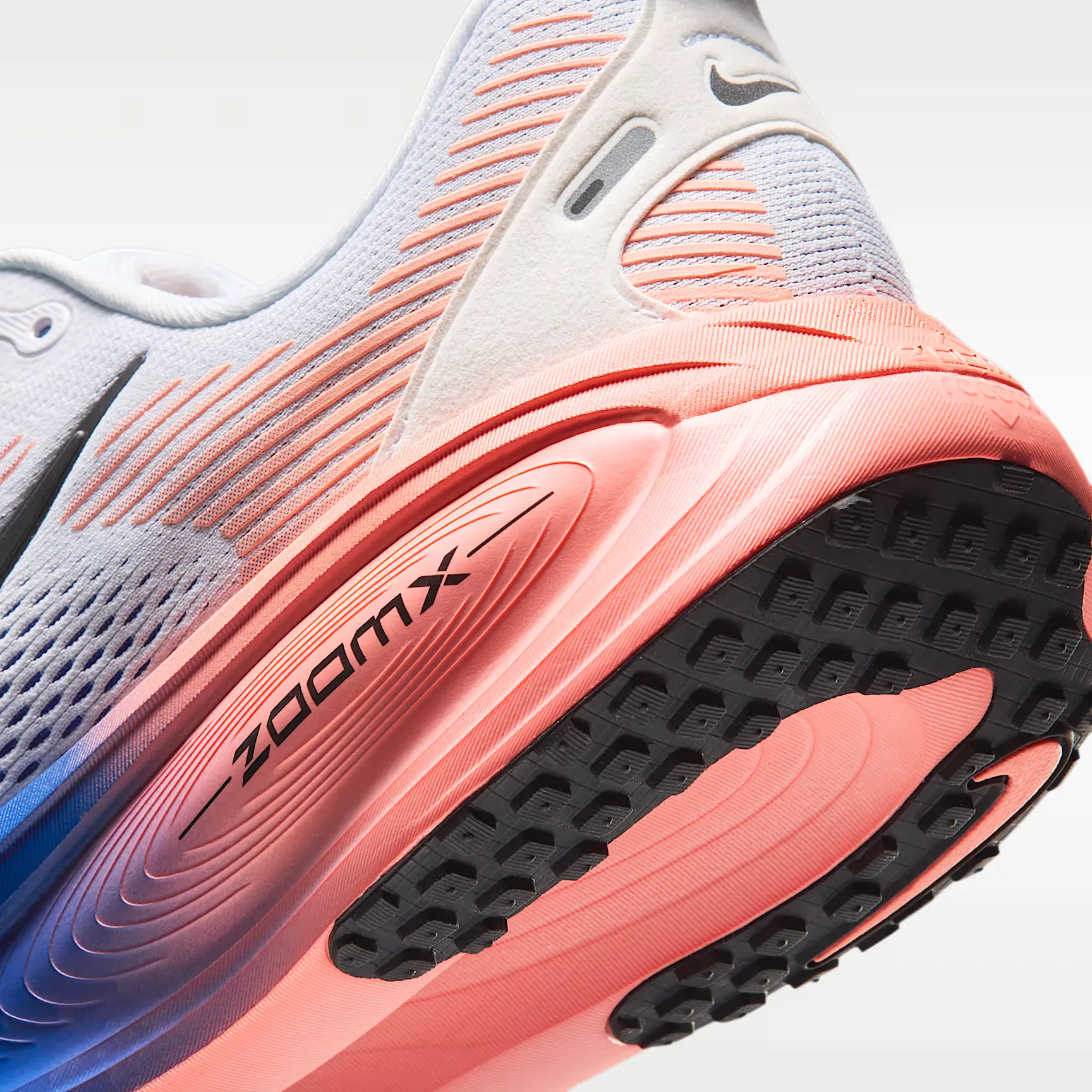 000000_Nike-Vomero-18_White-Racer-Blue-Atomic-Pink_HM6803-114_img7
