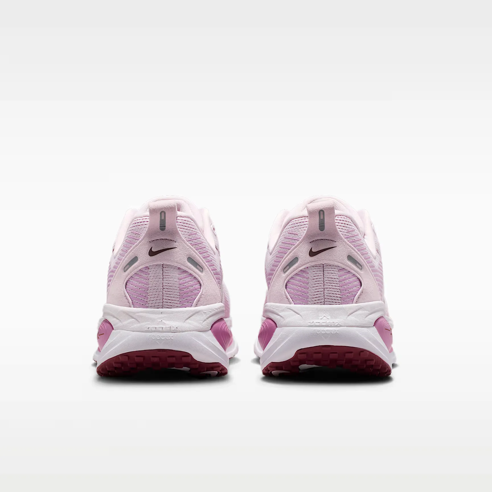 000000_Nike-Vomero-18-WMNS_Bleached-Lilac_HM6804-500_img5