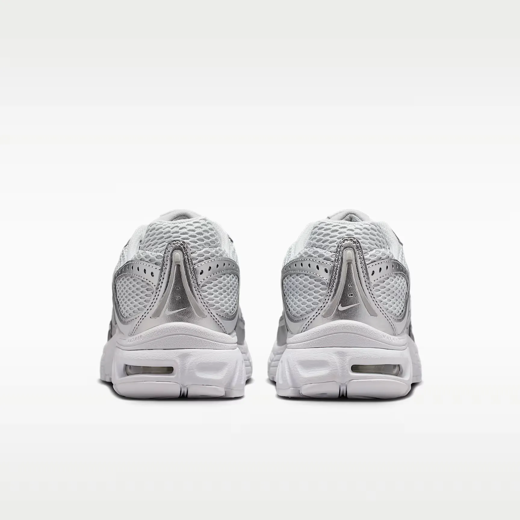 000000_Nike-Air-Max-Moto-2K-WMNS_Grey-Fog-Metallic-Silver_HQ2056-011_img5