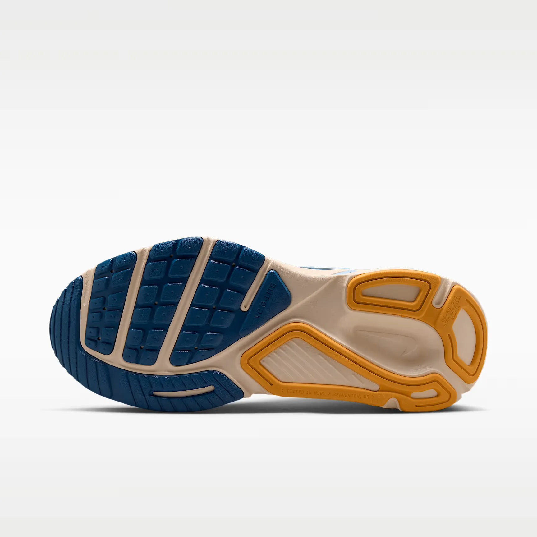 000000_Nike-Structure-Plus-WMNS_Blanc-Aluminum_HQ3049-103_img1