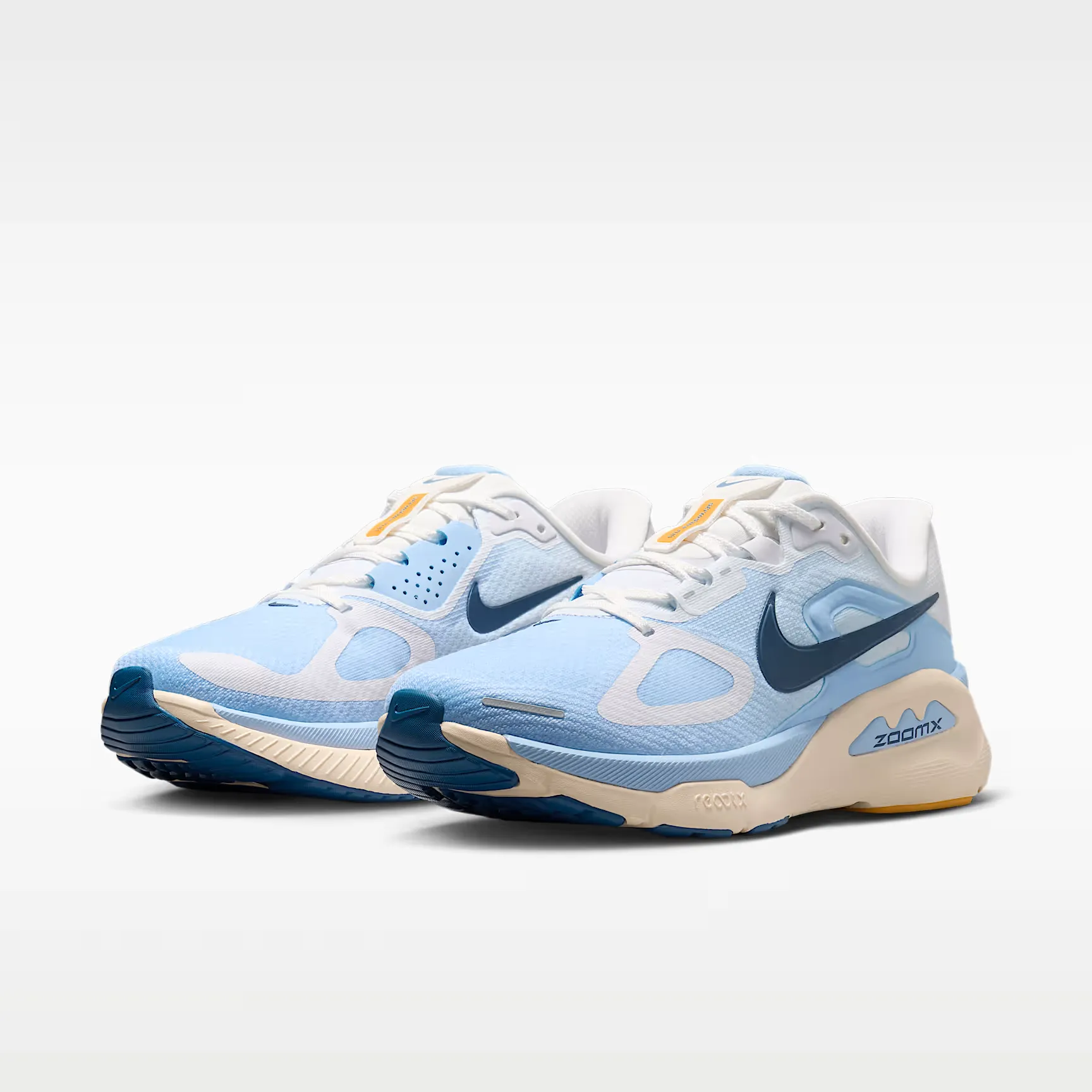 000000_Nike-Structure-Plus-WMNS_Blanc-Aluminum_HQ3049-103_img4