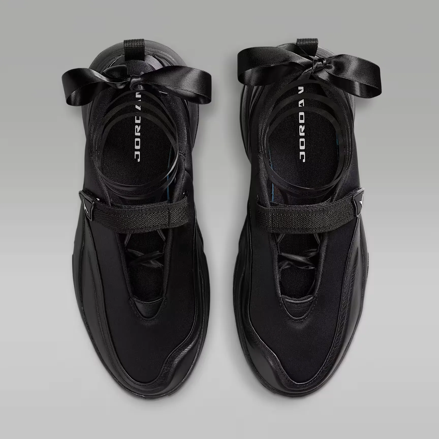 000000_Jordan-Pointe-WMNS_Black-Anthracite_IB8597-004_img3
