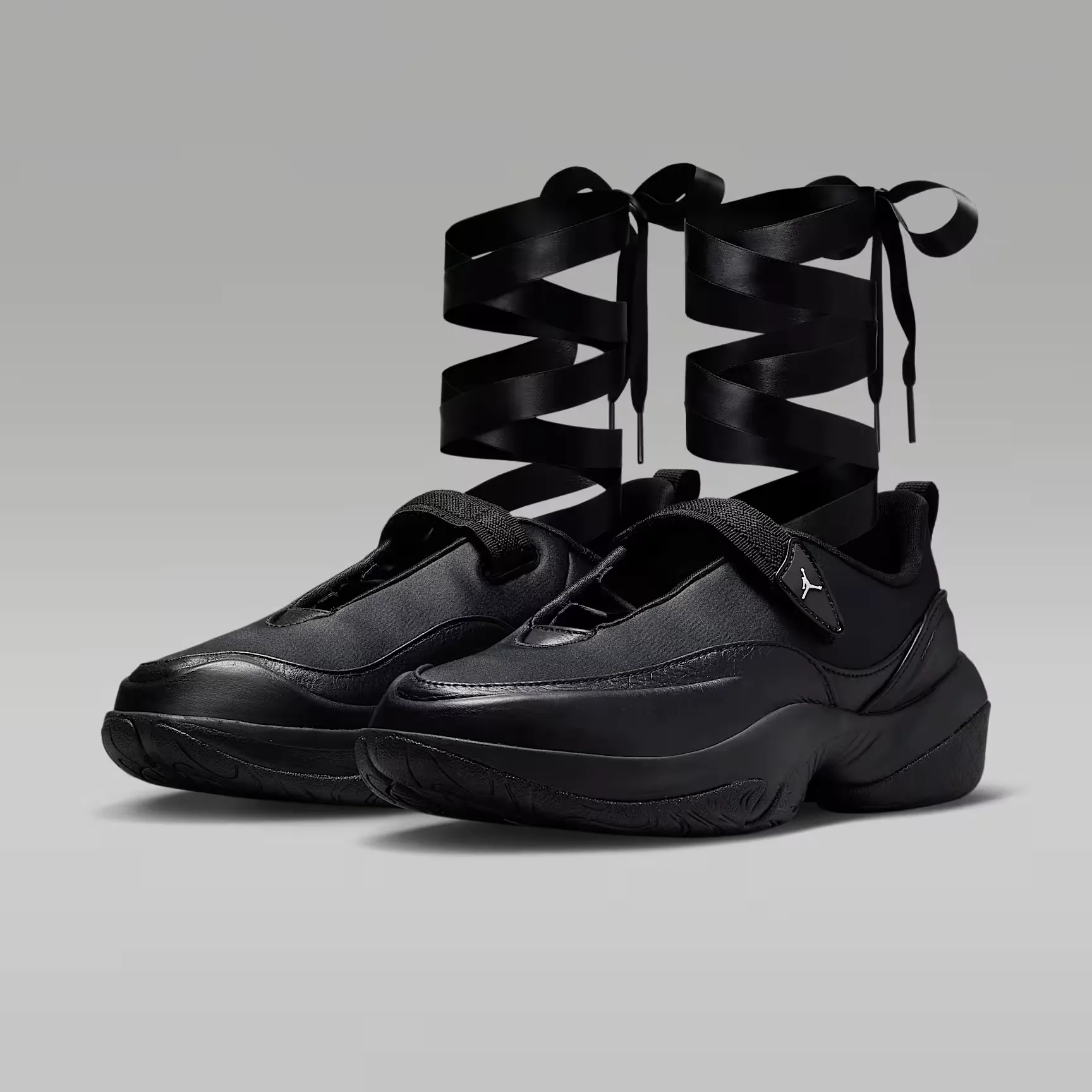 000000_Jordan-Pointe-WMNS_Black-Anthracite_IB8597-004_img4