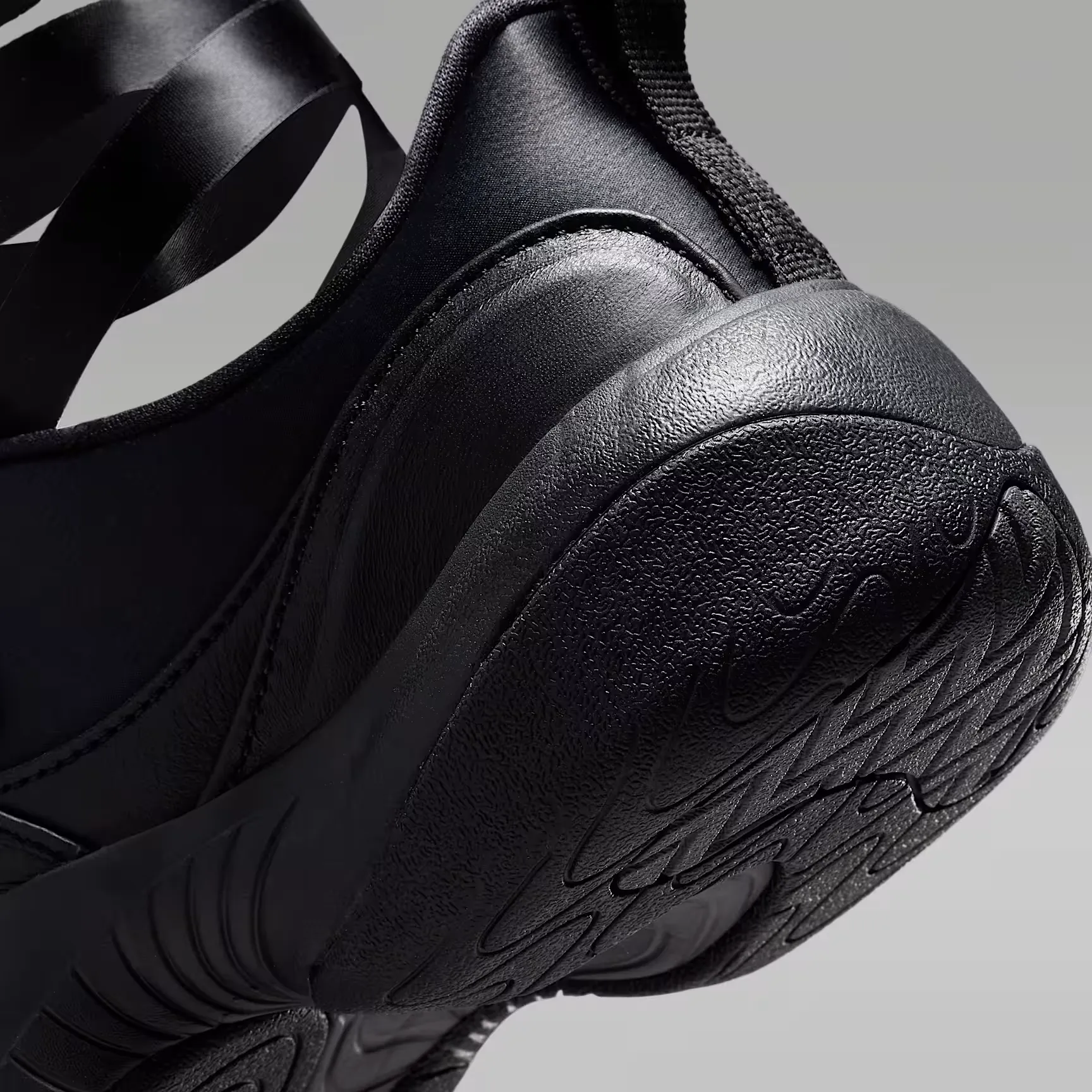 000000_Jordan-Pointe-WMNS_Black-Anthracite_IB8597-004_img7