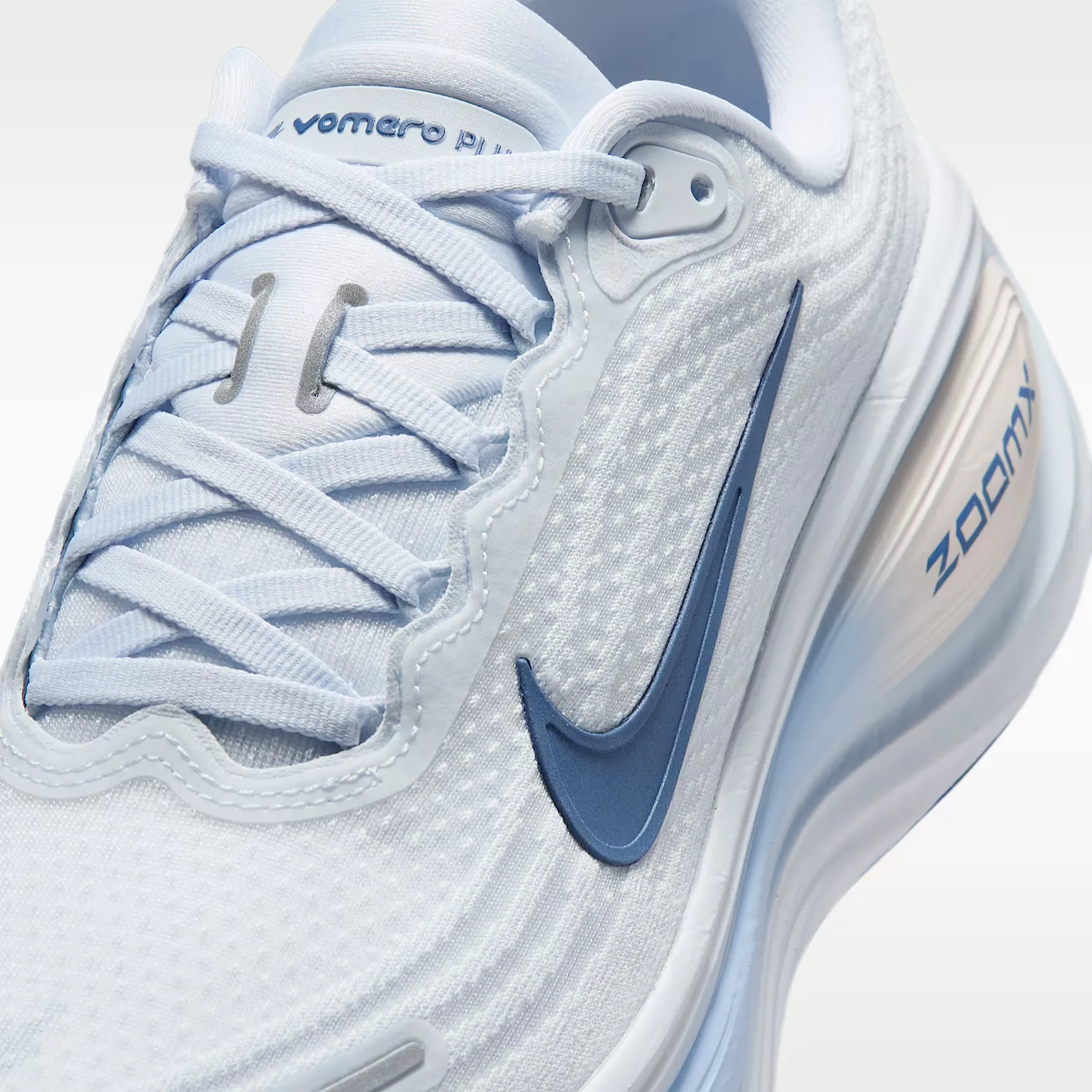 000000_Nike-Vomero-Plus-WMNS_White-Mystic-Navy_HV8154-108_img6