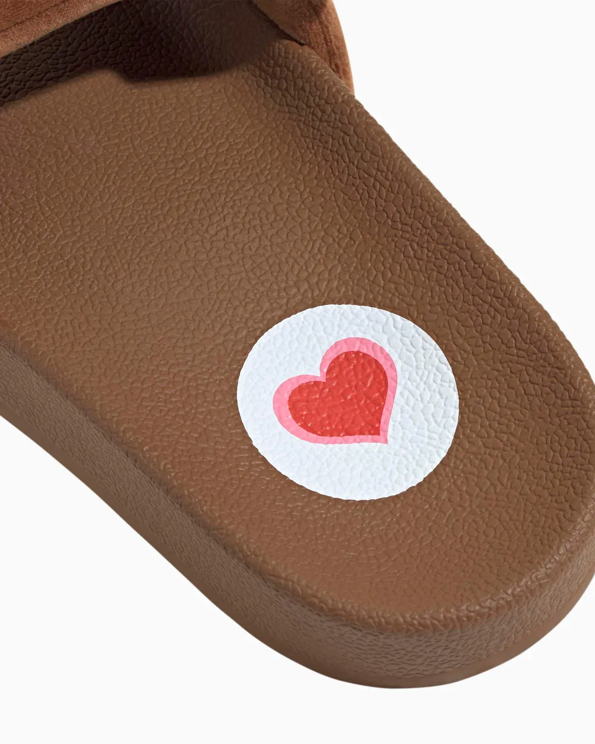 000000_adidas-Originals-x-Care-Bears-Adilette-WMNS_Preloved-Brown_KH9953_img7