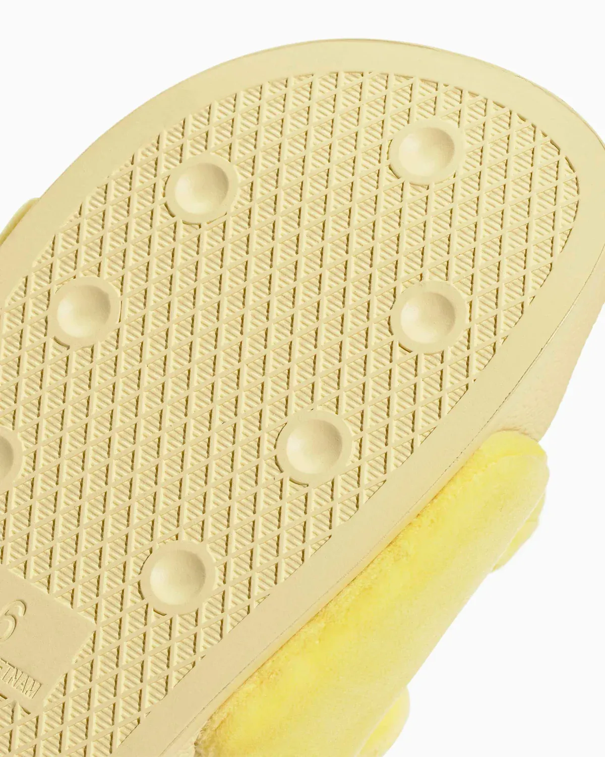 000000_adidas-Originals-x-Care-Bears-Adilette-WMNS_Yellow_KH9956_img7
