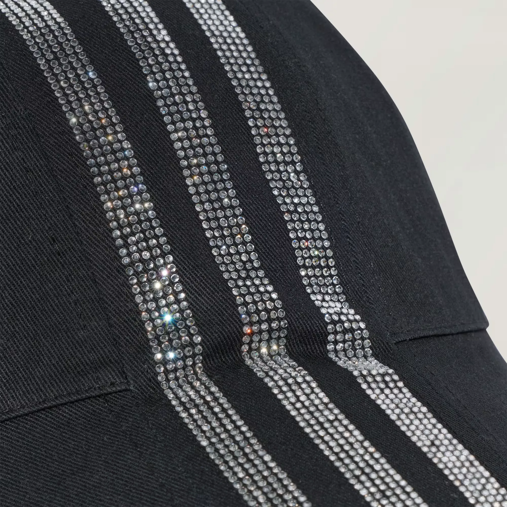 000000_Sp5der-x-adidas-Casquette-Strass_Black_KQ5852_img4