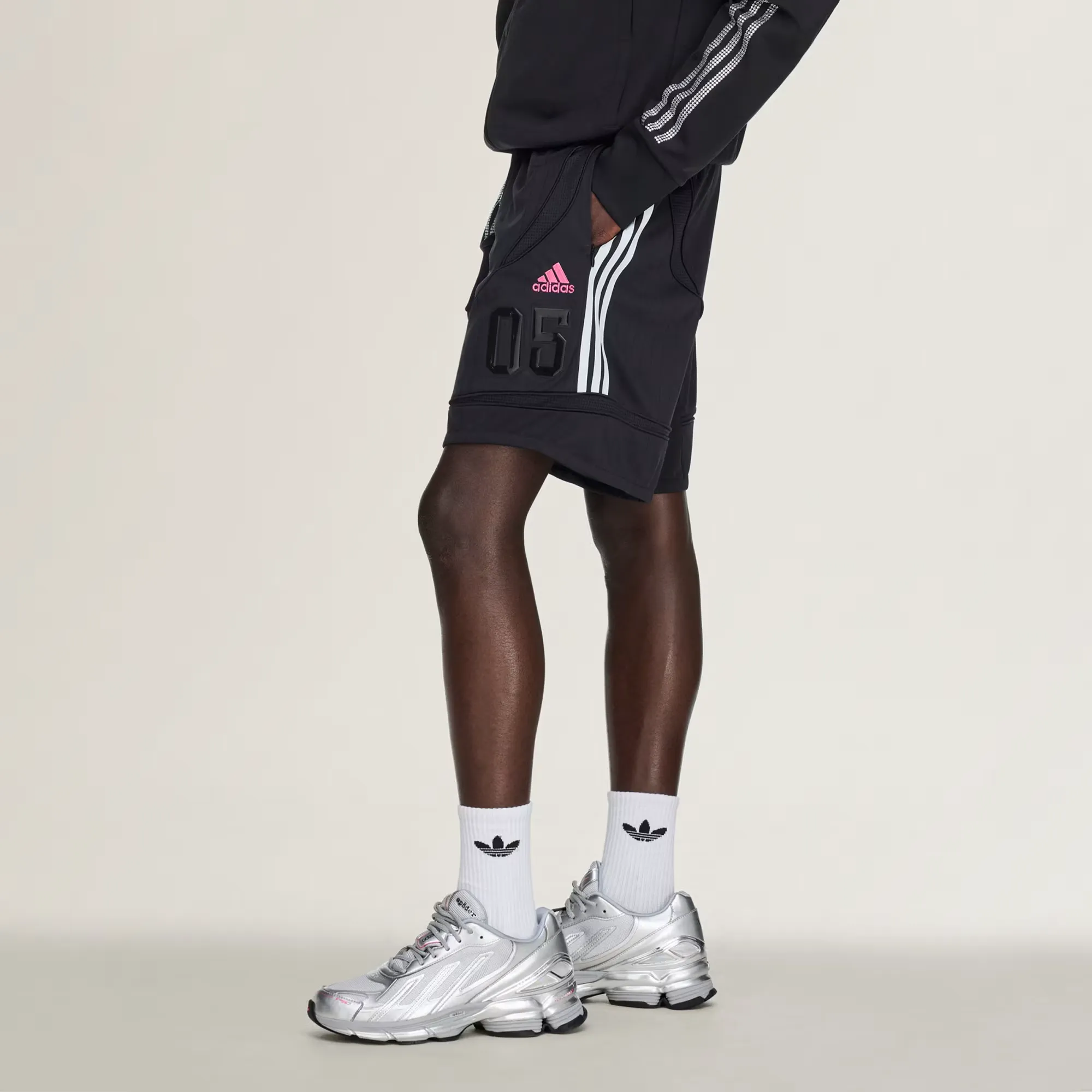 000000_SP5DER-x-adidas-Short_Black_KQ5859_img3