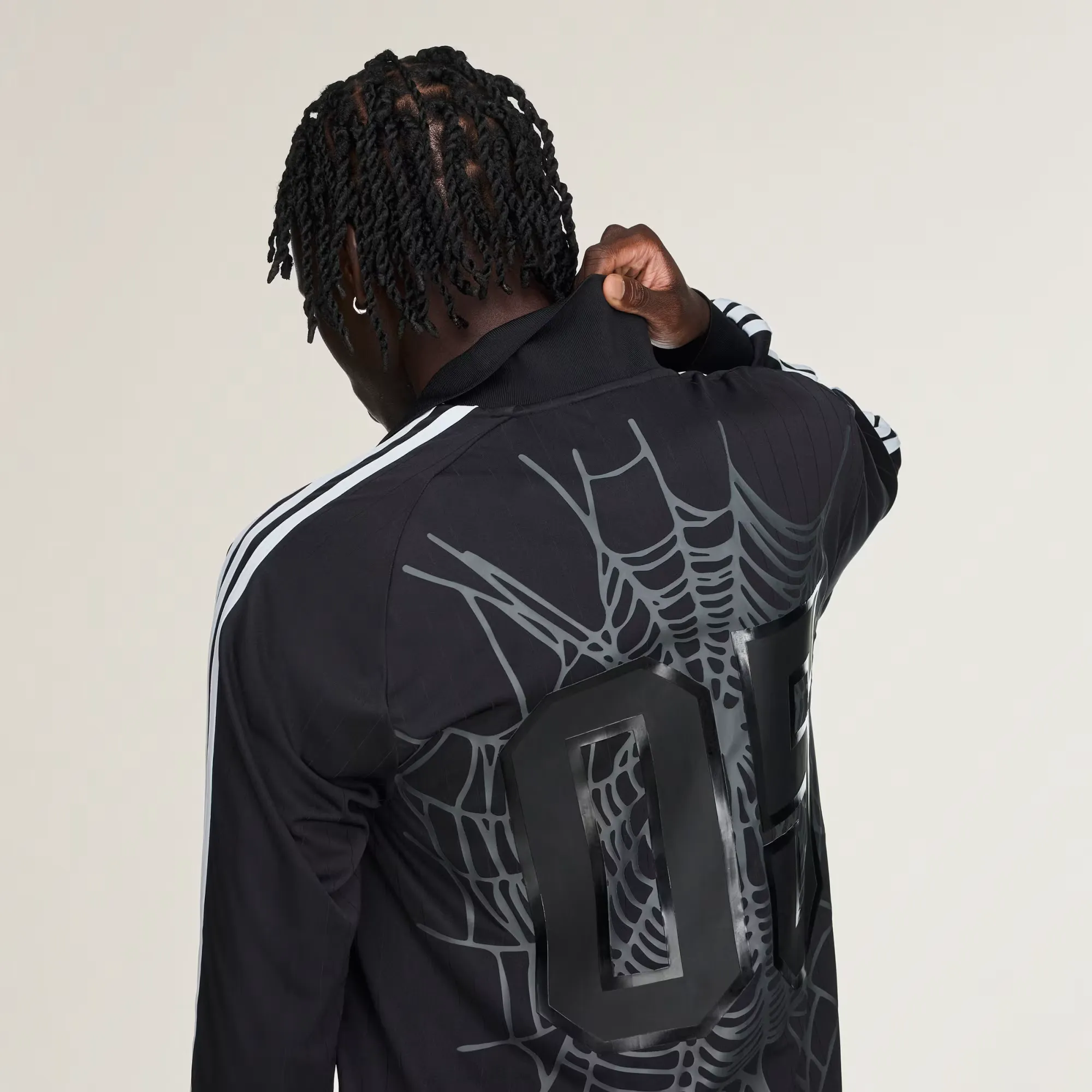 000000_Sp5der-x-adidas-Soccer-Jersey_Black_KQ5853_img8