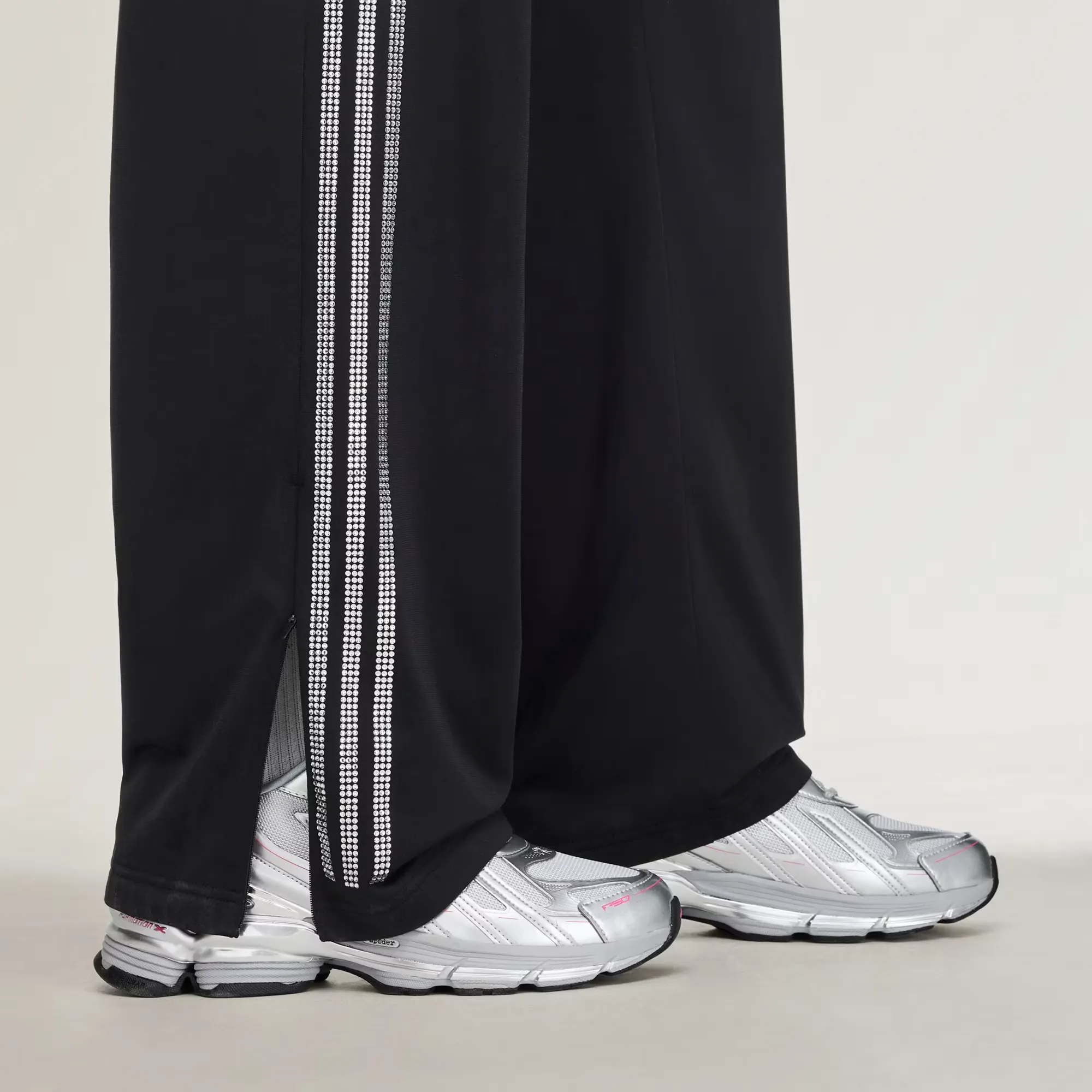 000000_SP5DER-x-adidas-Rhinestone-Track-Pants_Black_KQ8324_img7
