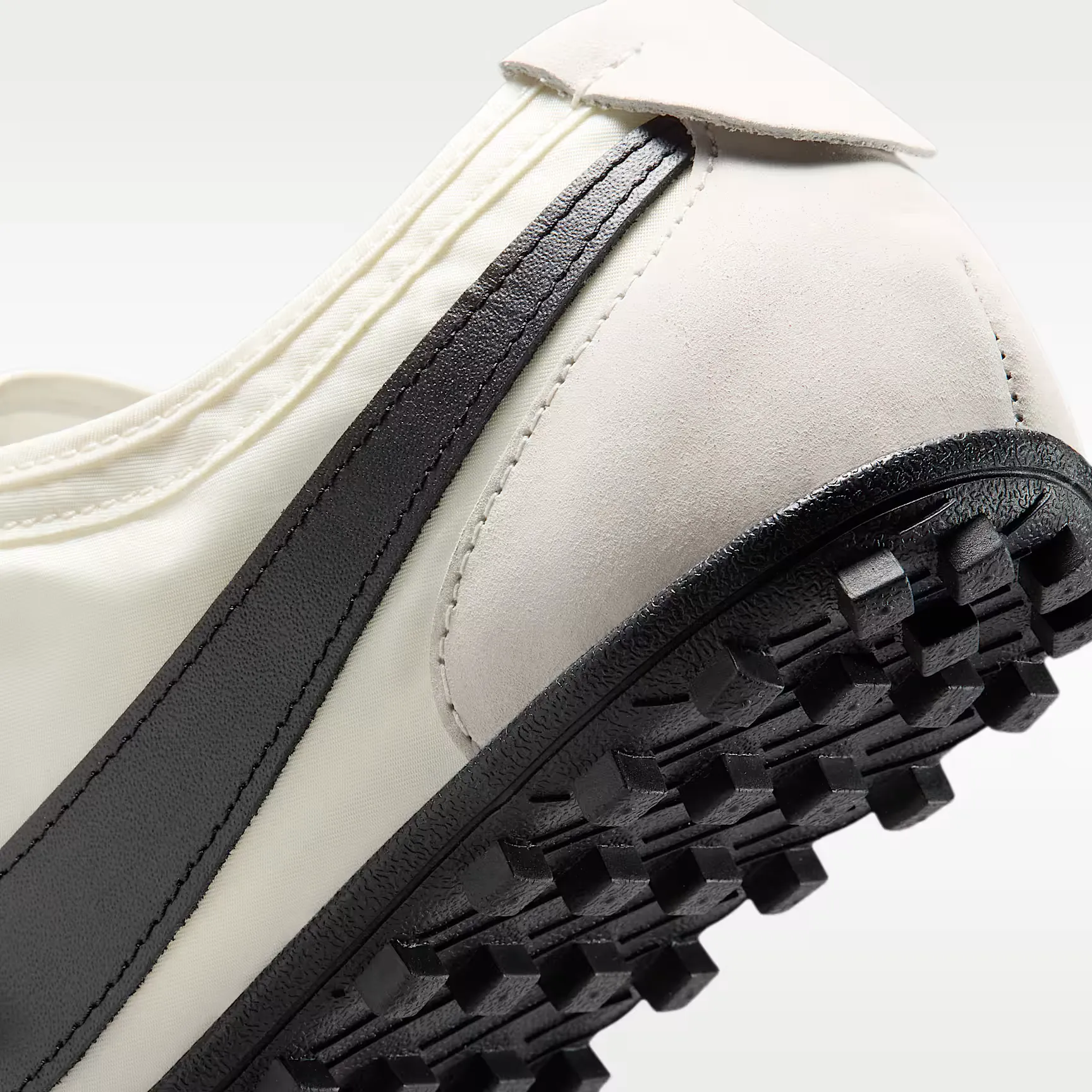 000000_Nike-Moon-Shoe-OG_Sail-Black_IX3952-100_img7