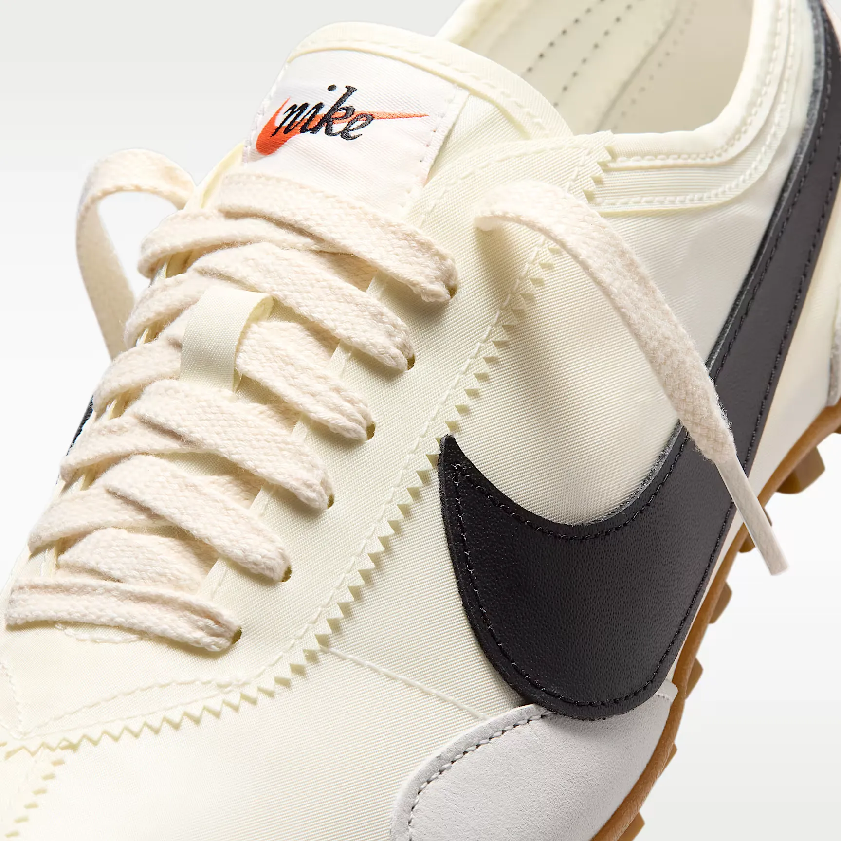 000000_Nike-Moon-Shoe-OG-WMNS_Sail-Gum_IW0955-101_img6