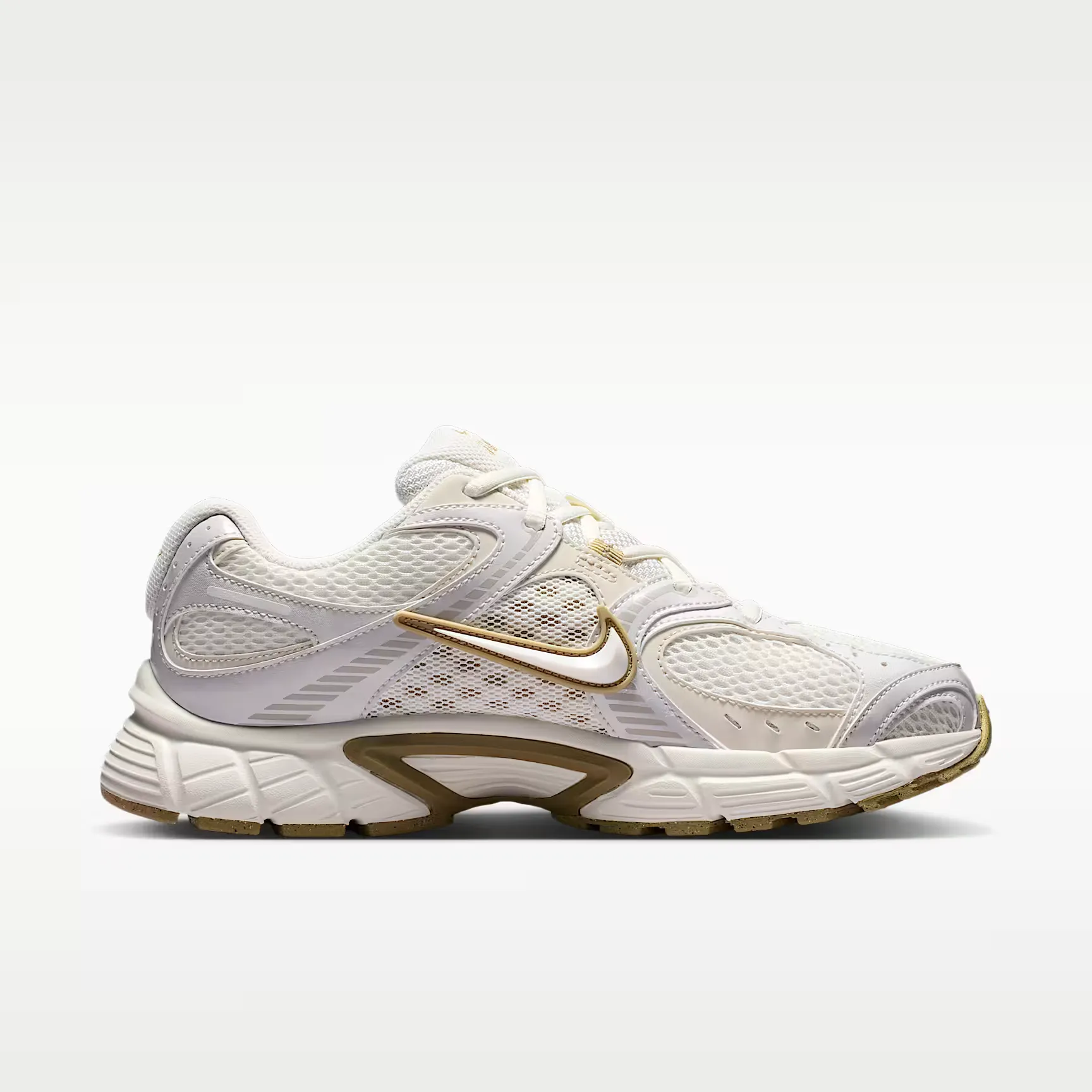 000000_Nike-V5-RNR-WMNS_Sail-Parachute-Beige_HQ7901-115_img2