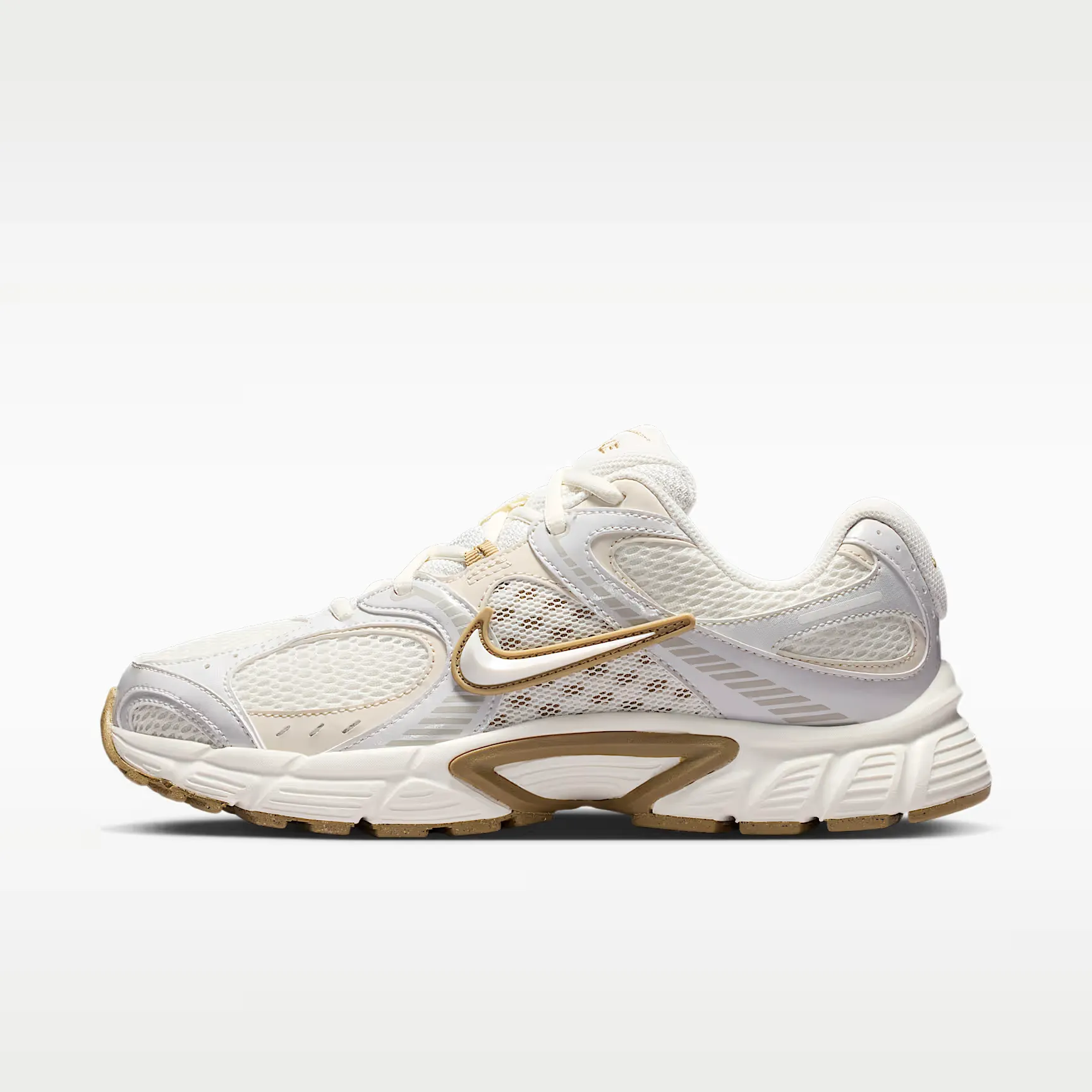 000000_Nike-V5-RNR-WMNS_Sail-Parachute-Beige_HQ7901-115_img0
