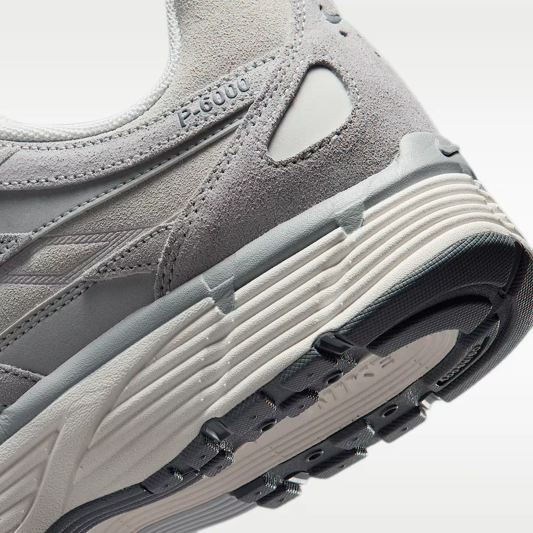 000000_Nike-P-6000-SE_Pure-Platinum-Wolf-Grey_IO3370-001_img7