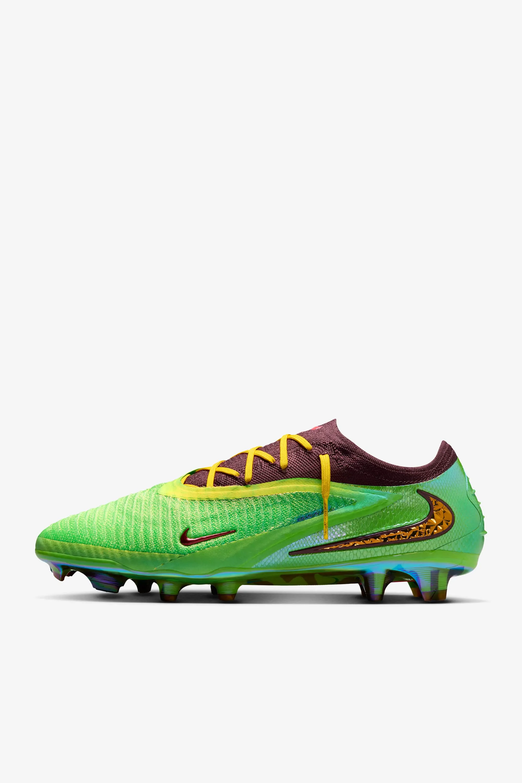 000000_Travis-Scott-x-Nike-Phantom-6-Low-Elite-FG_Earth-And-Metallic-Gold_IQ8140-900_img1