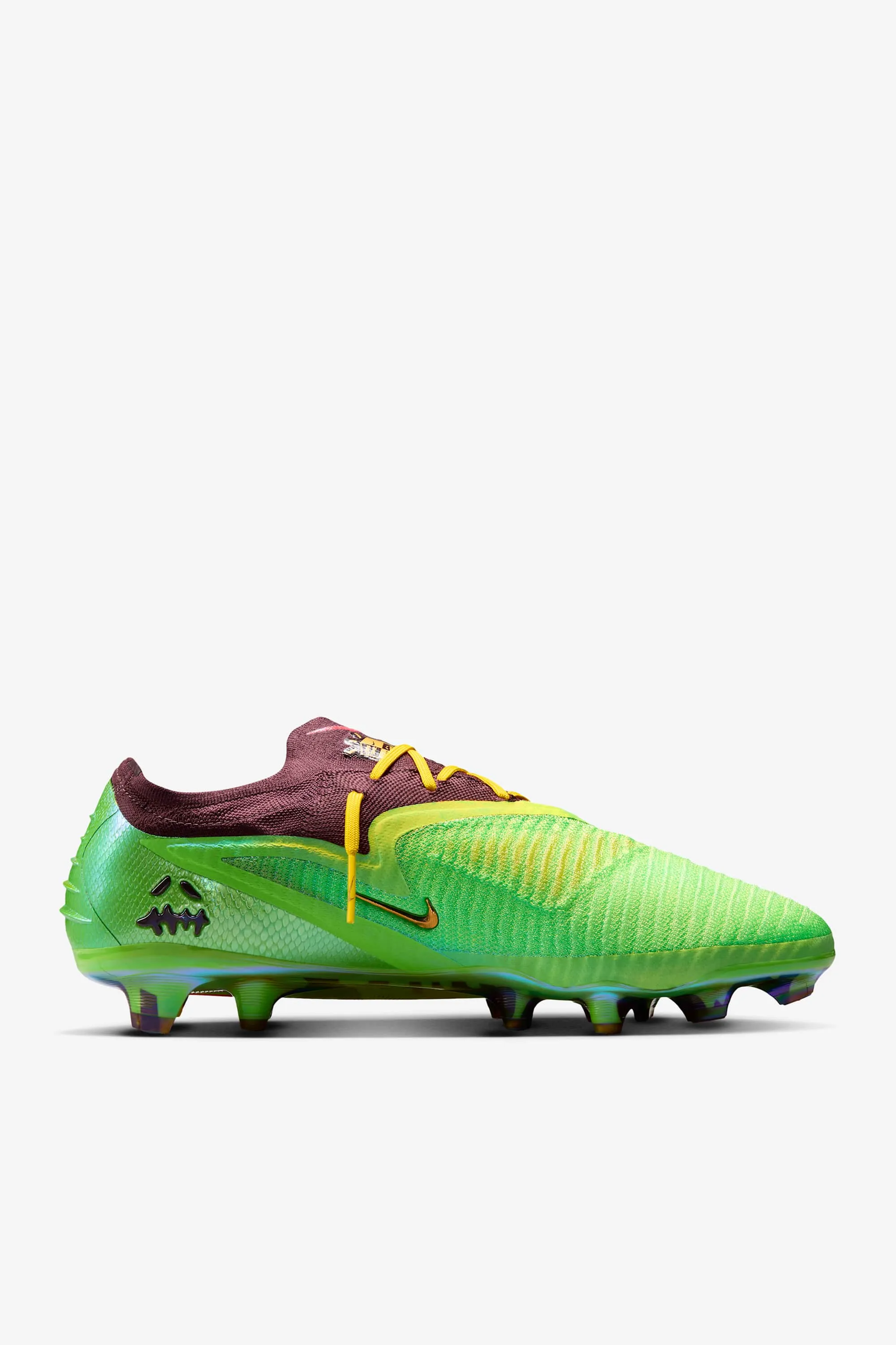 000000_Travis-Scott-x-Nike-Phantom-6-Low-Elite-FG_Earth-And-Metallic-Gold_IQ8140-900_img3