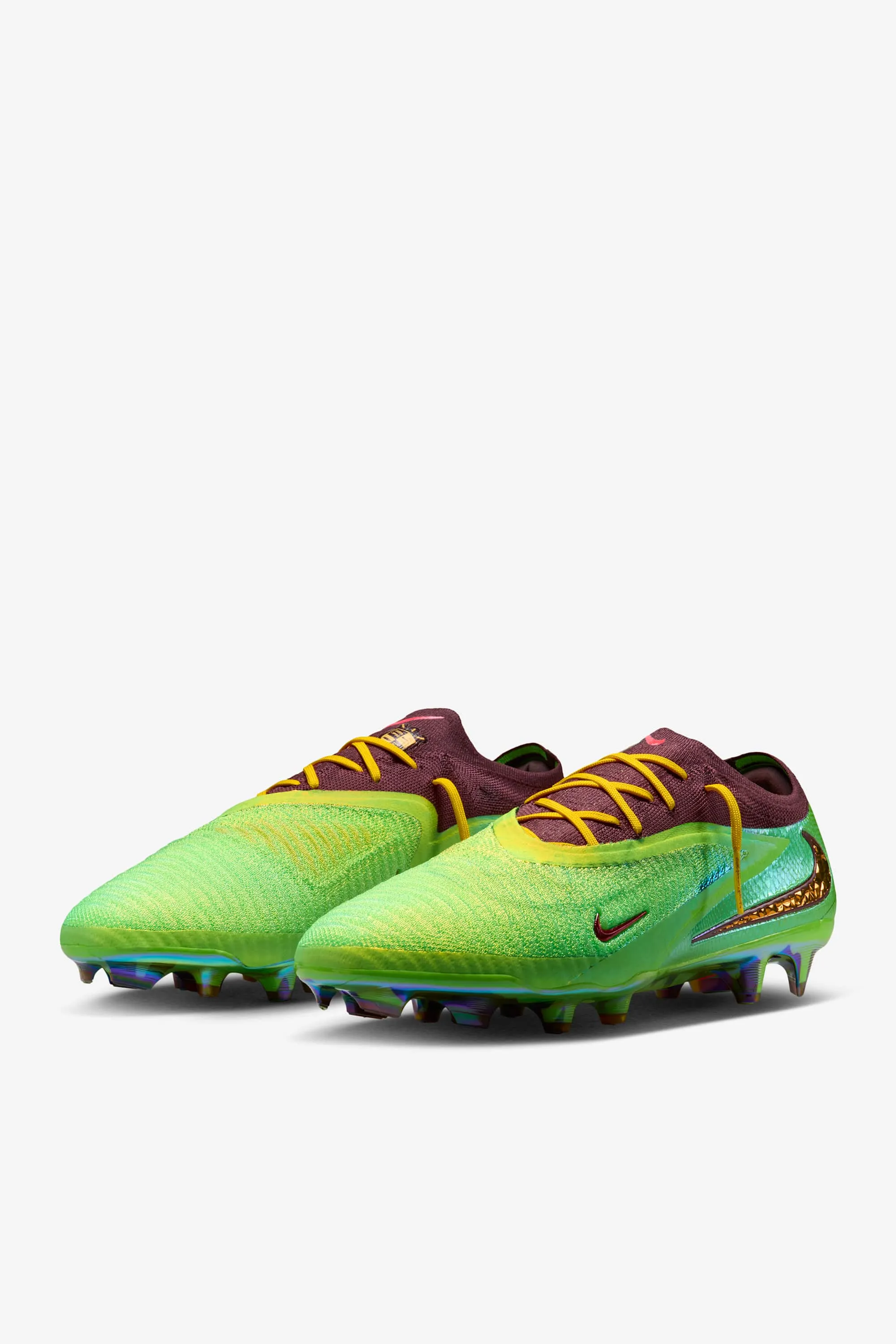 000000_Travis-Scott-x-Nike-Phantom-6-Low-Elite-FG_Earth-And-Metallic-Gold_IQ8140-900_img6