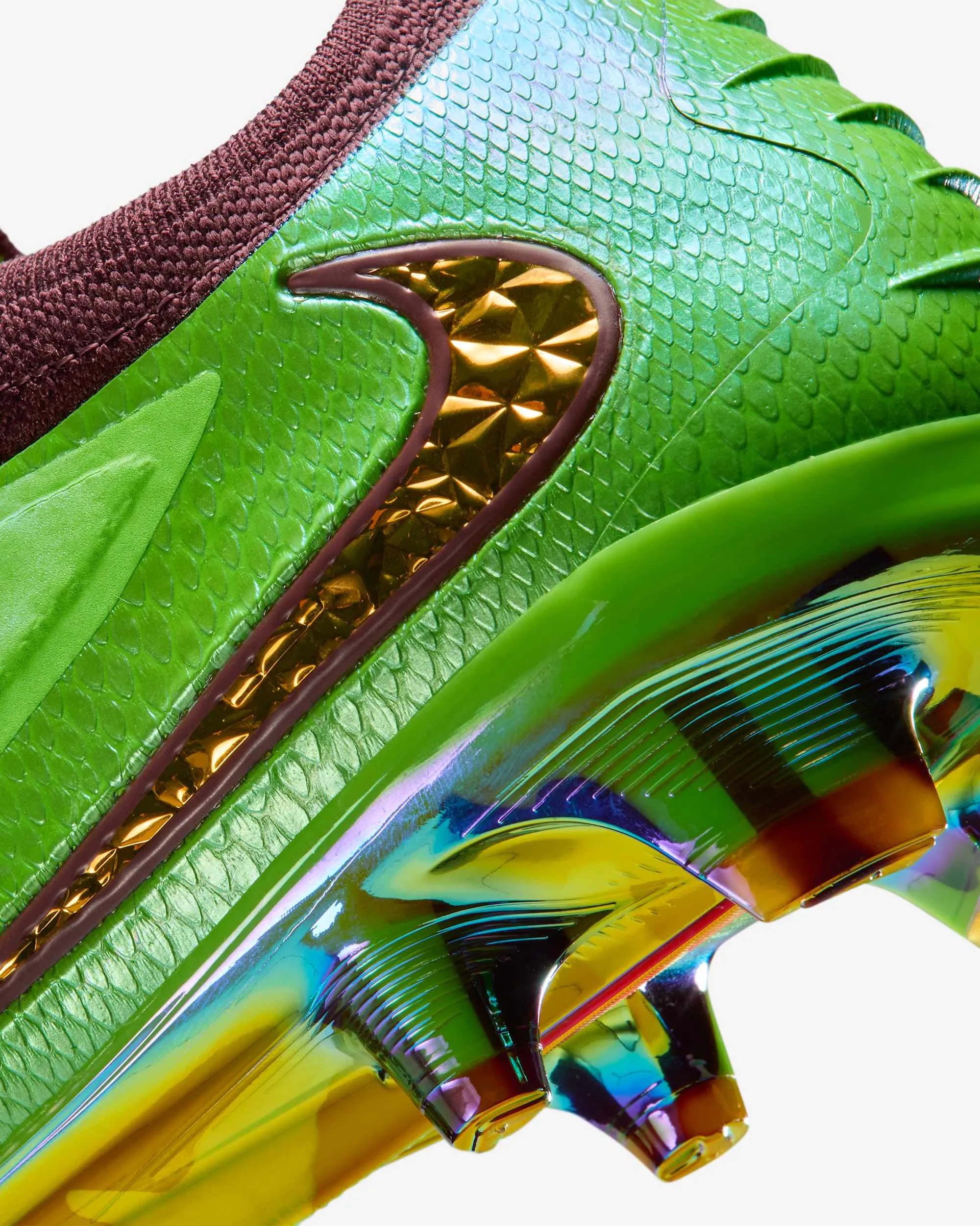 000000_Travis-Scott-x-Nike-Phantom-6-Low-Elite-FG_Earth-And-Metallic-Gold_IQ8140-900_img8