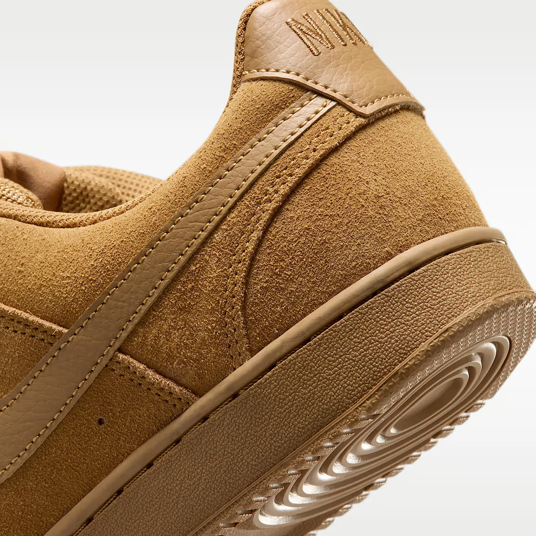 000000_Nike-Court-Vision-Low-Suede-Premium_Wheat_IQ9749-700_img7