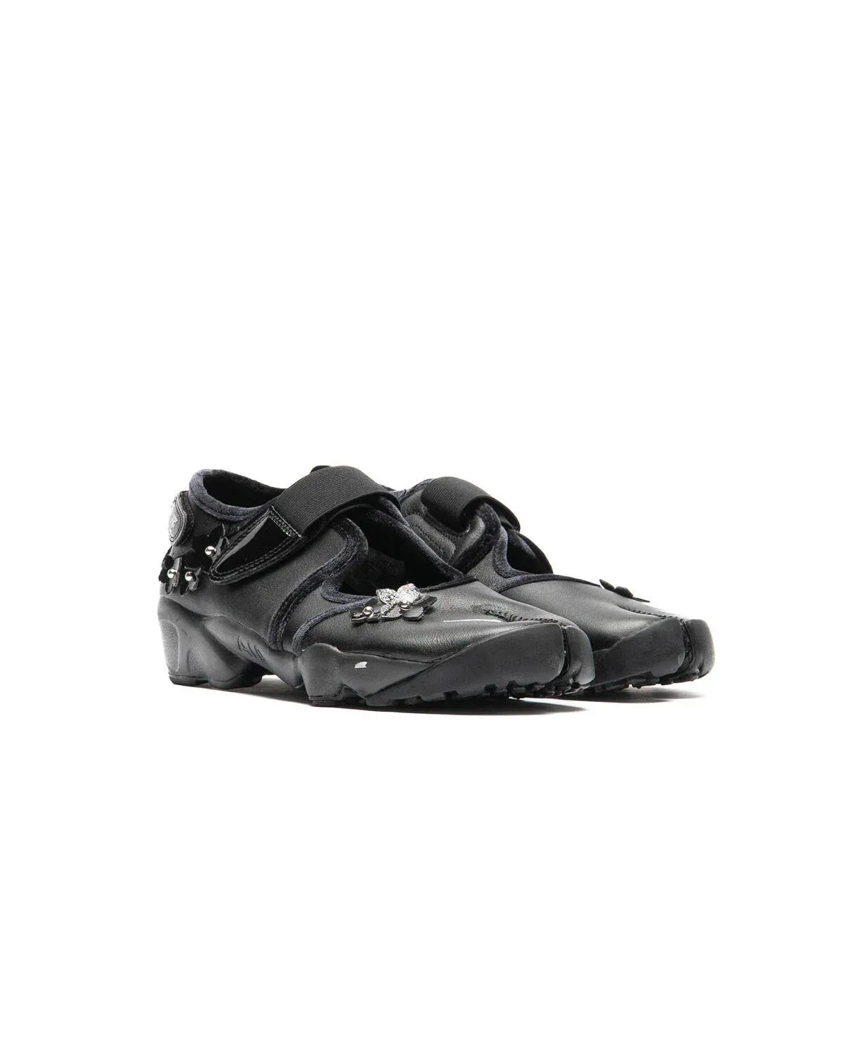 000000_Nike-Air-Rift-WMNS_Black-Metallic-Silver-Wolf-Grey_IV5682-001_img2