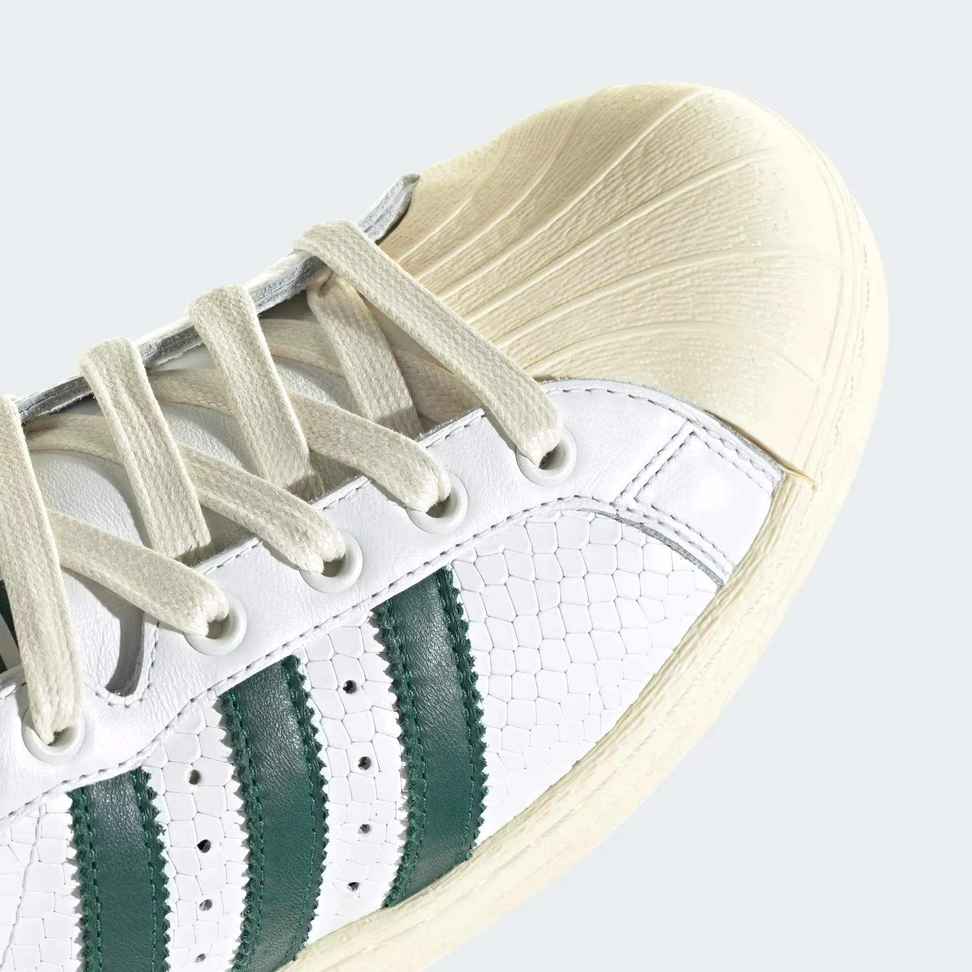 000000_adidas-Ultrastar-MiG_Core-White-Collegiate-Green_KJ4359_img1