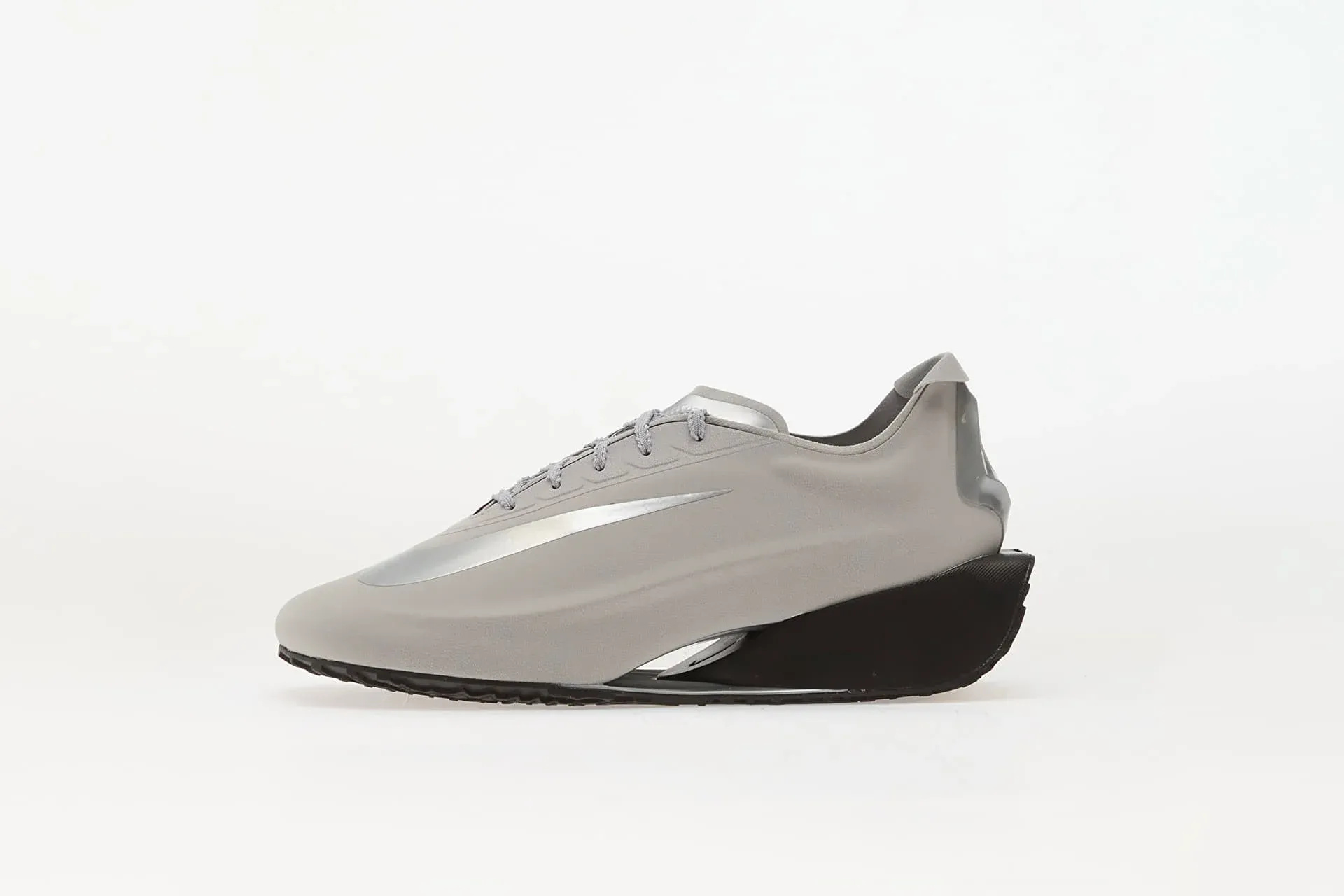 000000_Nike-First-Sight-Noir_Flt-Silver-Metallic-Silver-Black_HQ2409-005_img0