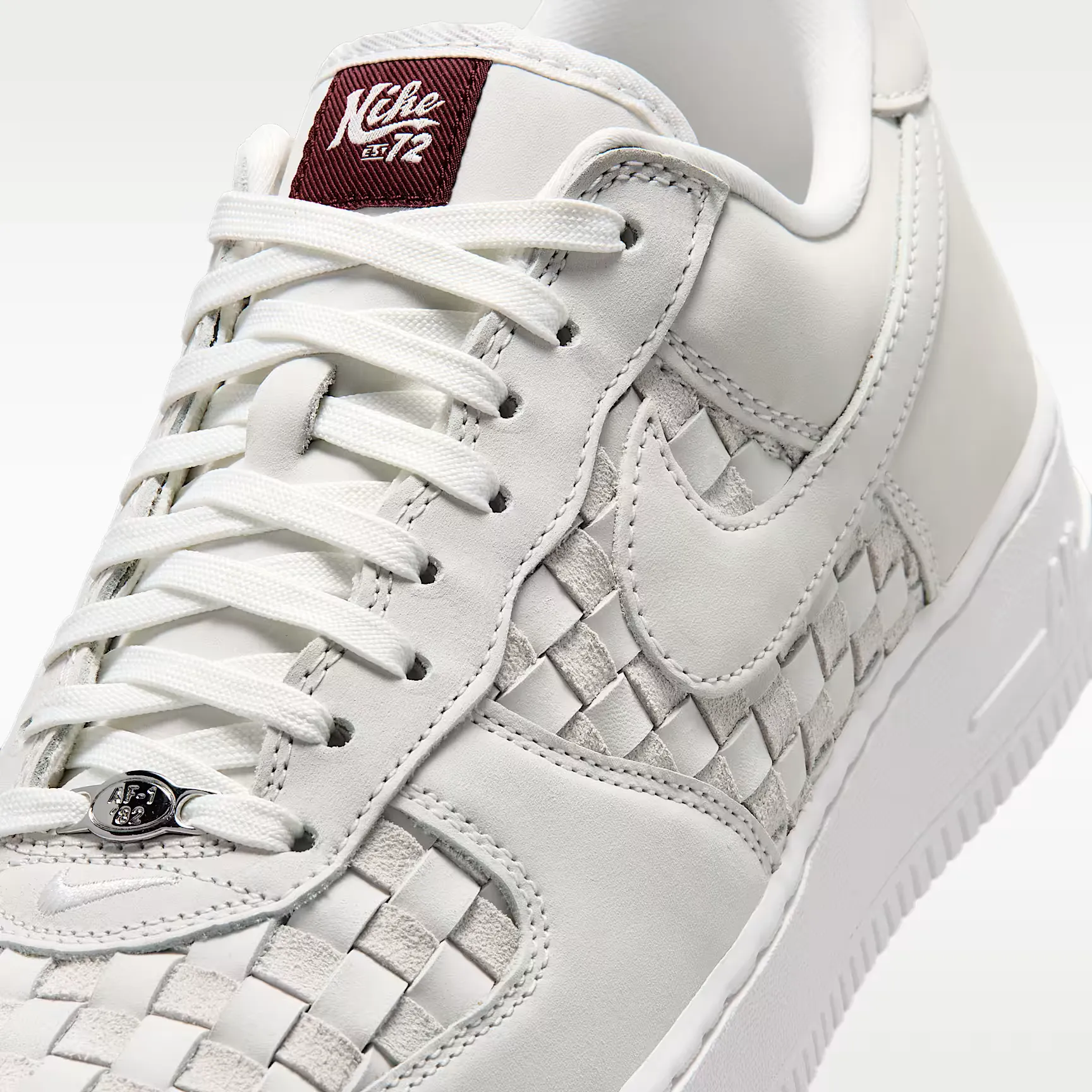 000000_Nike-Air-Force-1-Low-Retro_Woven-Summit-White_IM5755-101_img6
