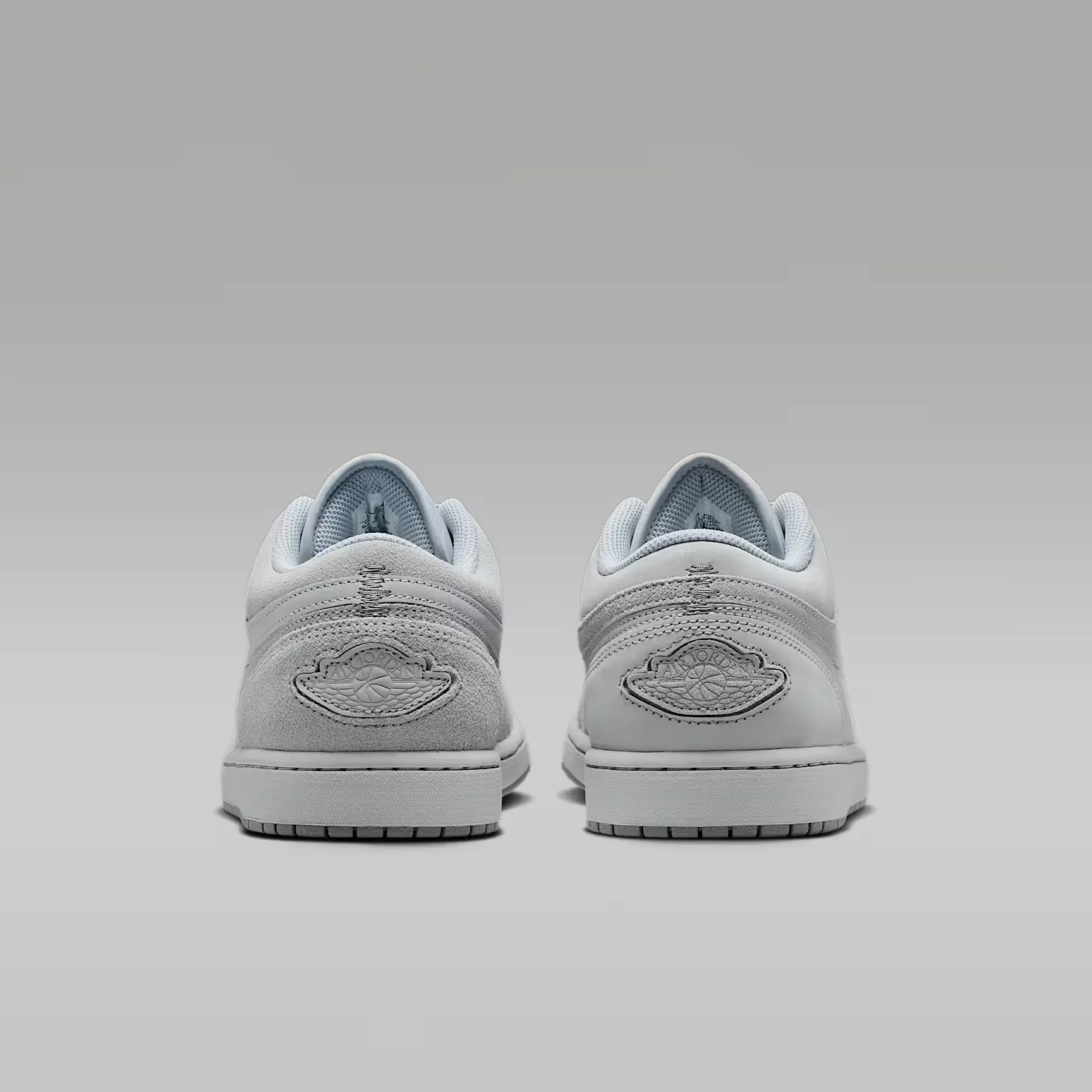 000000_Air-Jordan-1-Low-SE-Craft_Wolf-Grey_IR2014-012_img5
