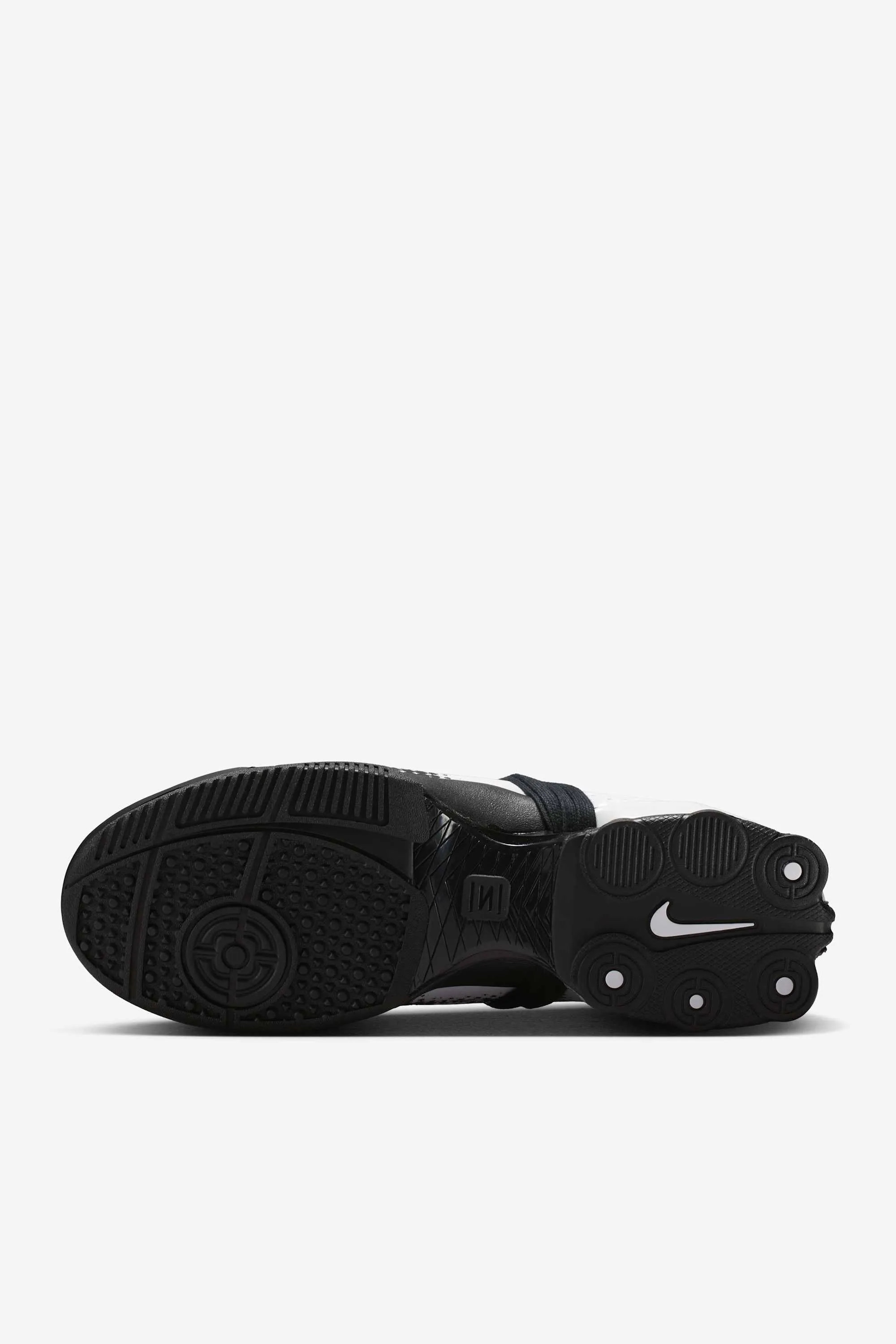 000000_Nike-Total90-Shox-Magia-WMNS_White-Metallic-Silver_IR8176-100_img1