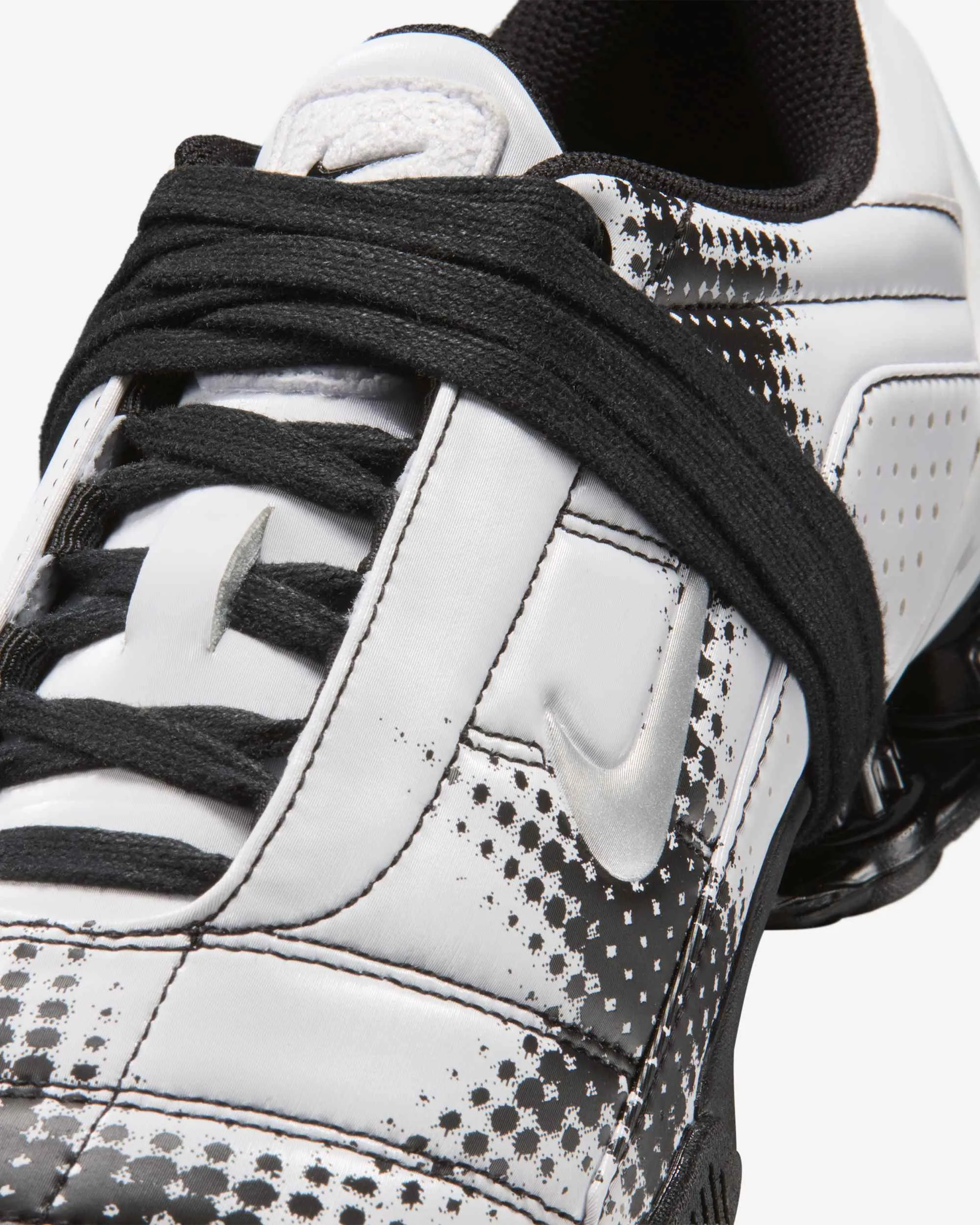 000000_Nike-Total90-Shox-Magia-WMNS_White-Metallic-Silver_IR8176-100_img6
