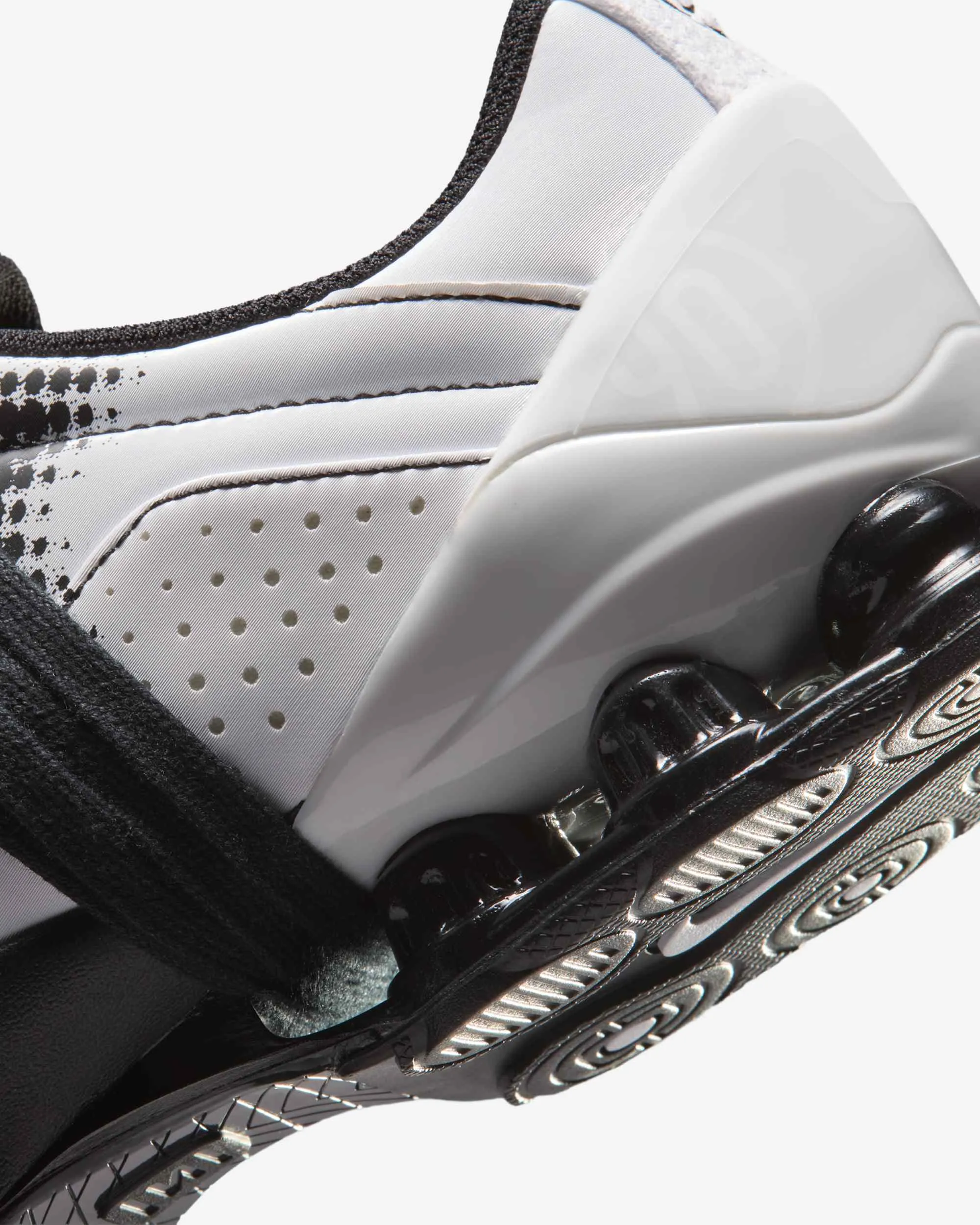 000000_Nike-Total90-Shox-Magia-WMNS_White-Metallic-Silver_IR8176-100_img7