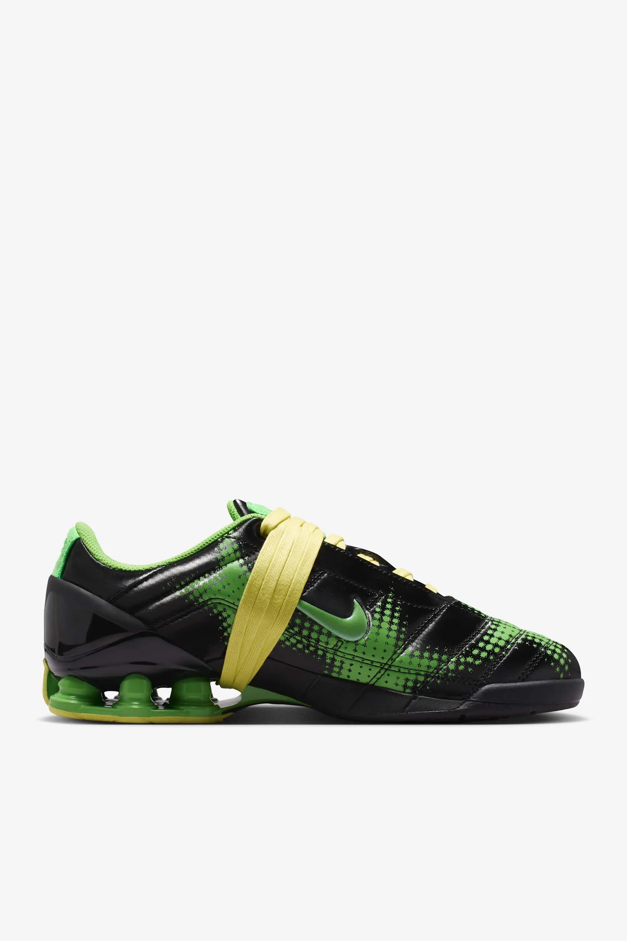 000000_Nike-Total90-Shox-Magia-WMNS_Black-And-Yellow-Diamond_IR8176-002_img2