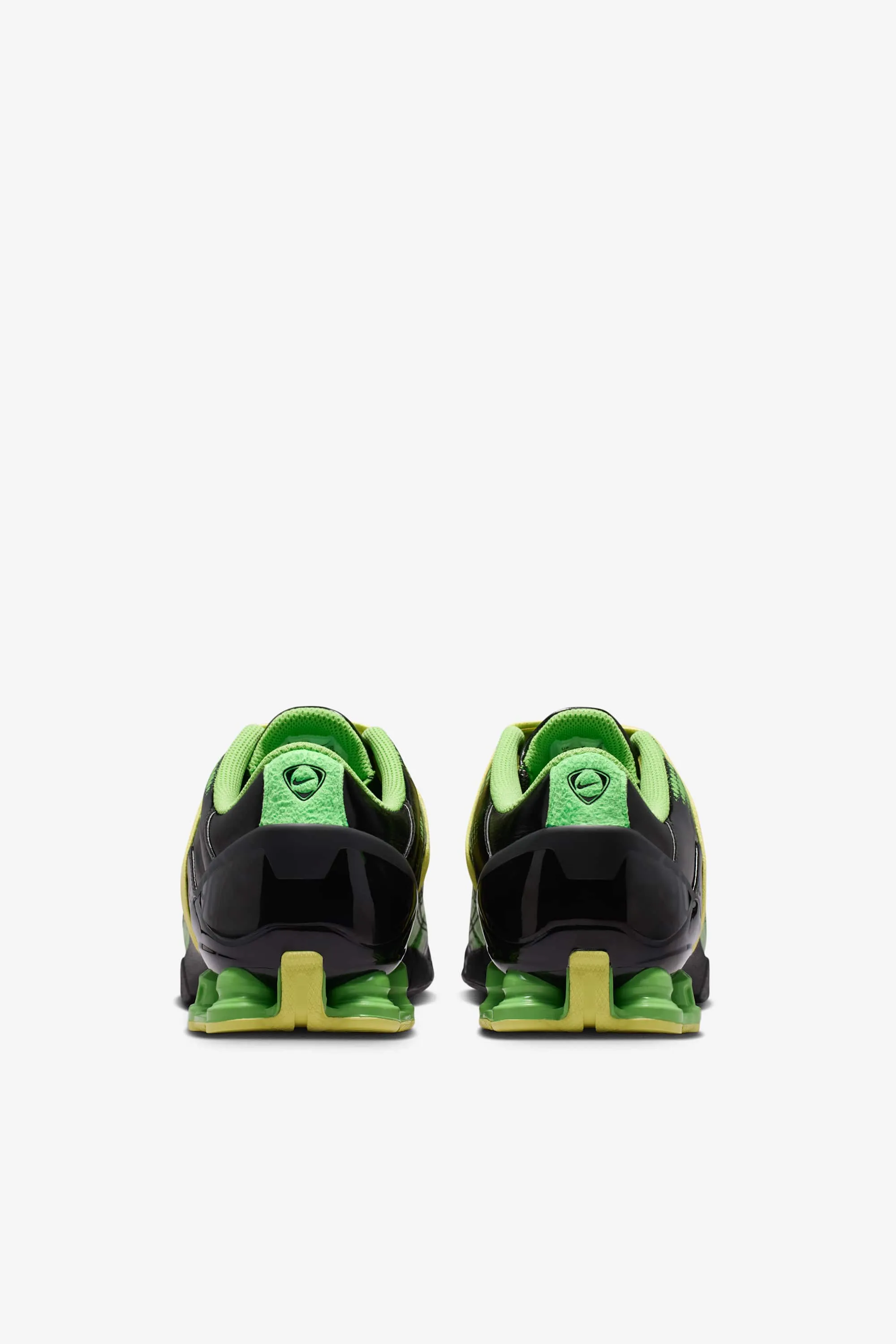 000000_Nike-Total90-Shox-Magia-WMNS_Black-And-Yellow-Diamond_IR8176-002_img4