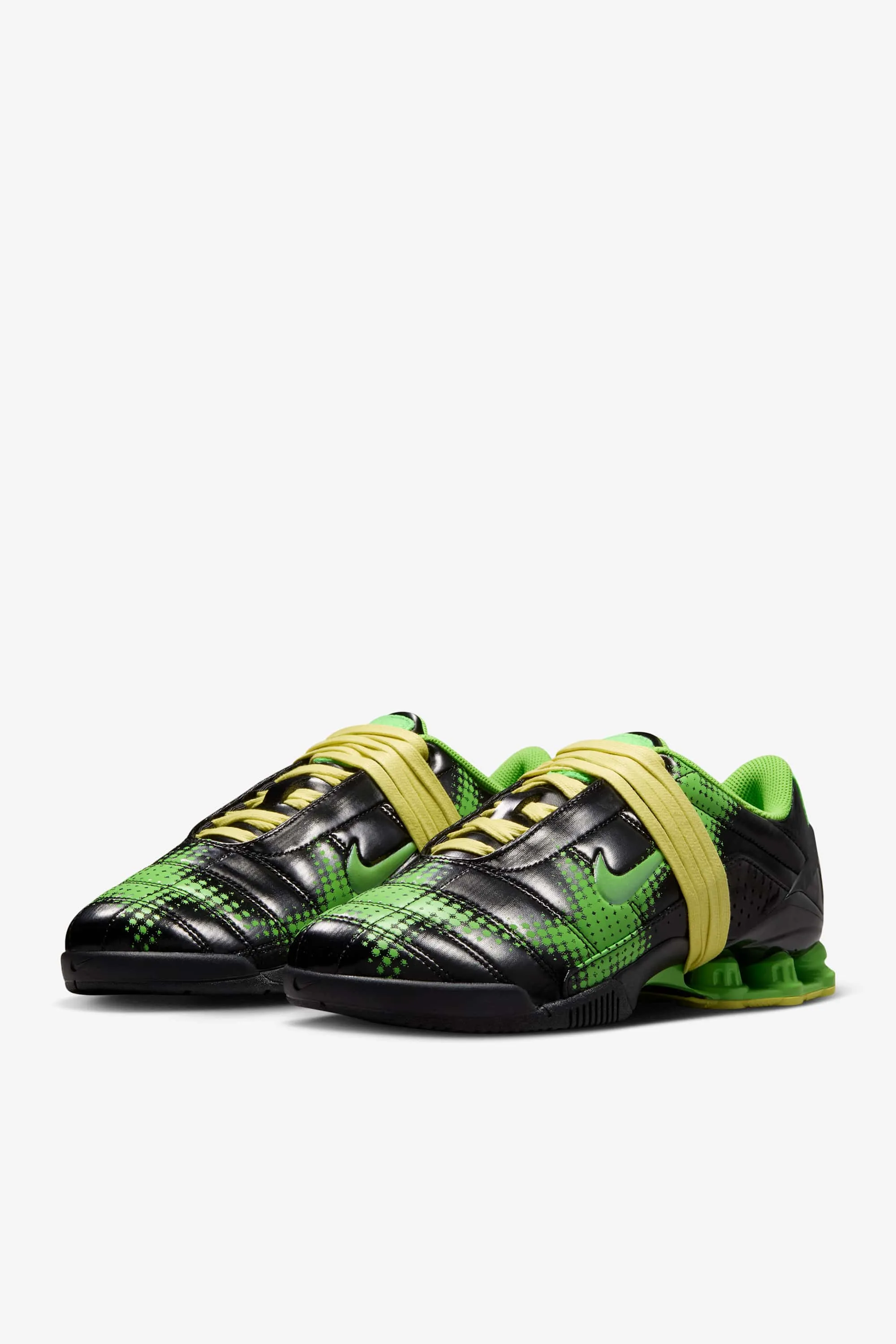 000000_Nike-Total90-Shox-Magia-WMNS_Black-And-Yellow-Diamond_IR8176-002_img5