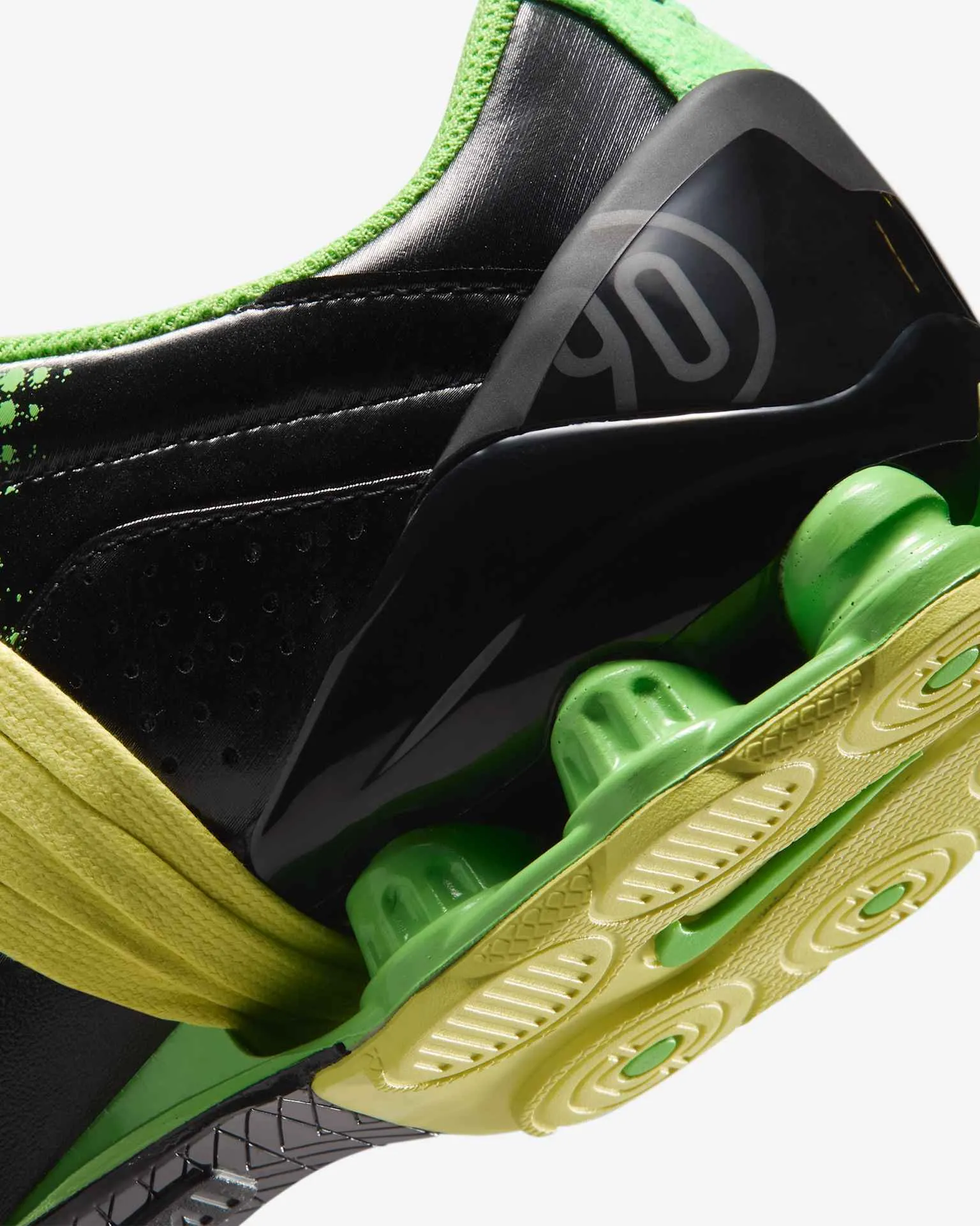 000000_Nike-Total90-Shox-Magia-WMNS_Black-And-Yellow-Diamond_IR8176-002_img7