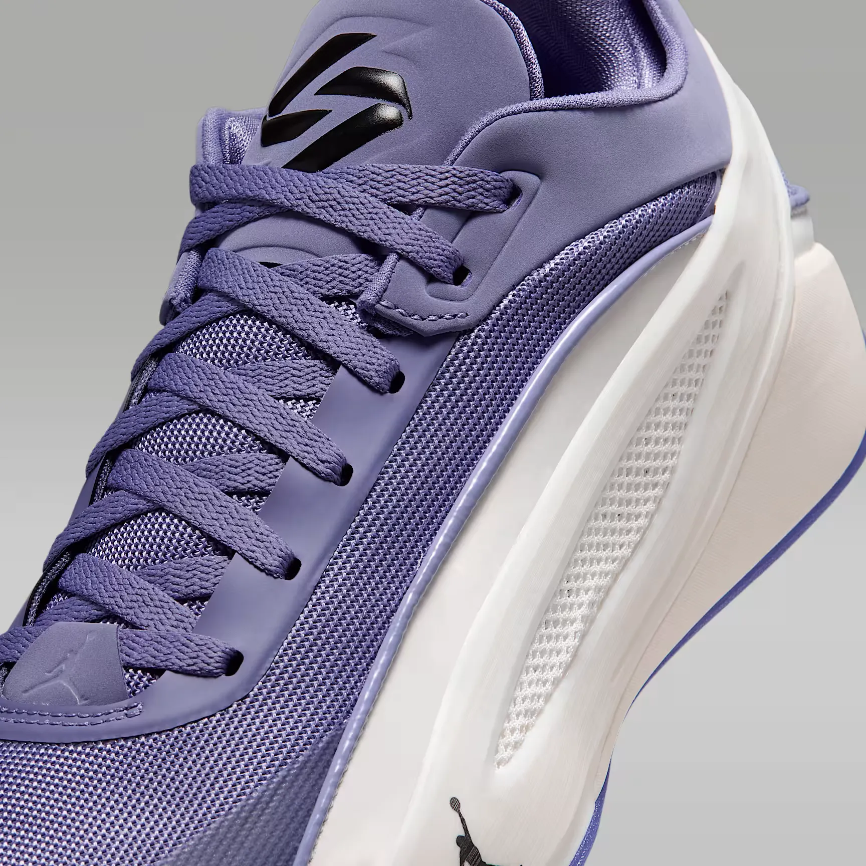 000000_Jordan-Luka-5_Dusty-Amethyst_HV8082-501_img6