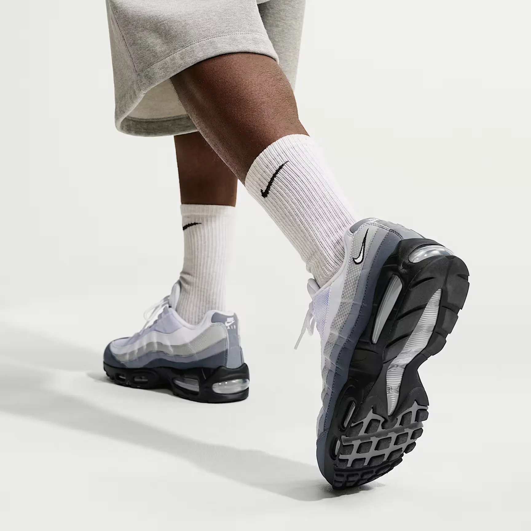000000_Nike-Air-Max-95-Big-Bubble_Black-Pure-Platinum_IV5767-003_img8