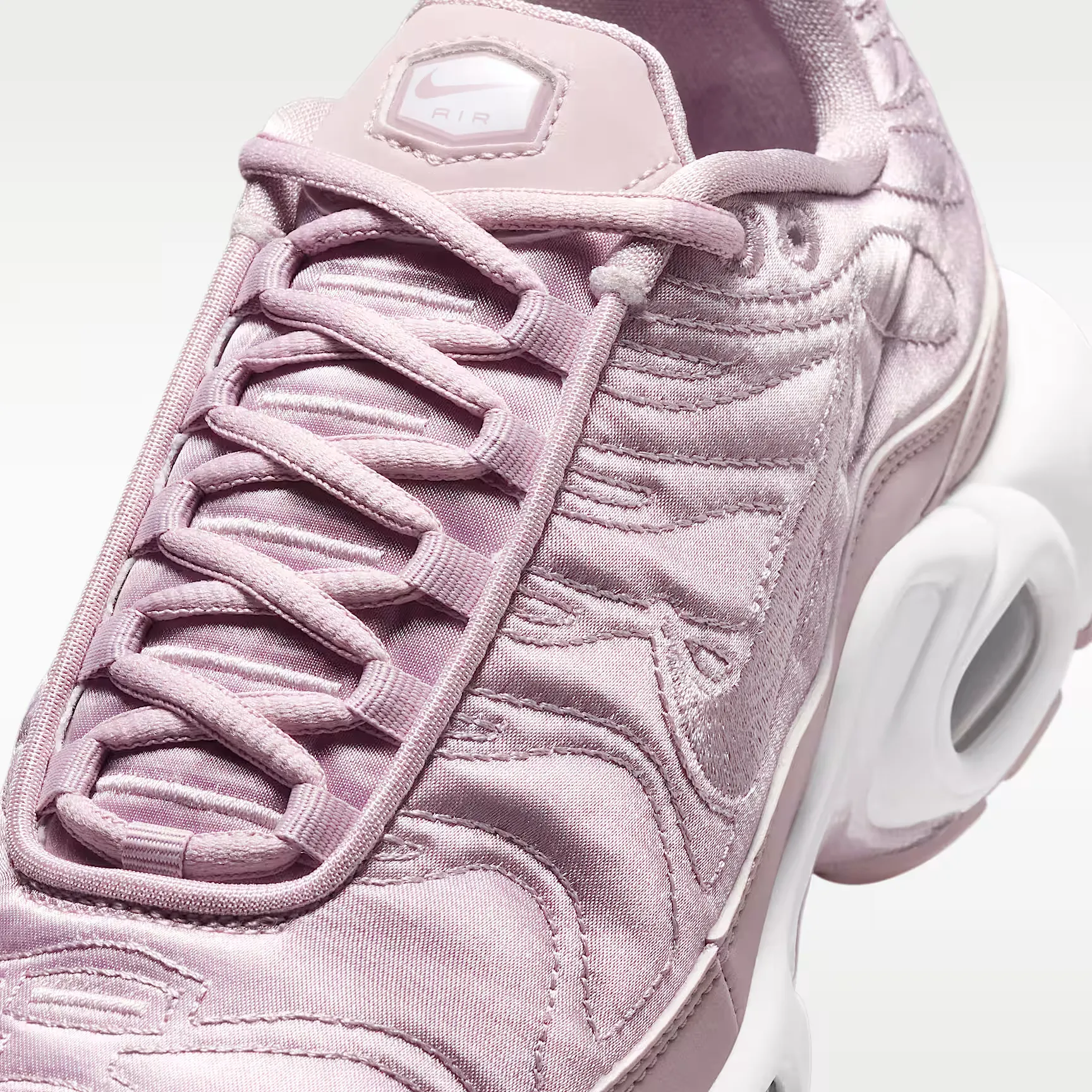 000000_Nike-Air-Max-Plus-SE-WMNS_Plum-Fog-White_830768-551_img6